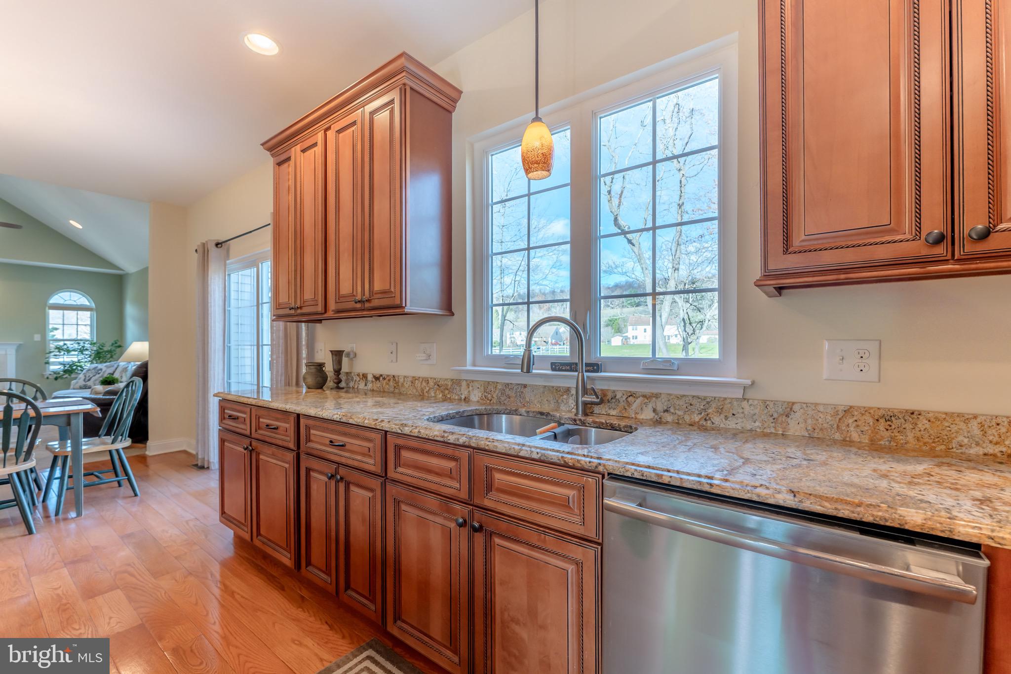 SPRINGTOWN KNOLL - Residential