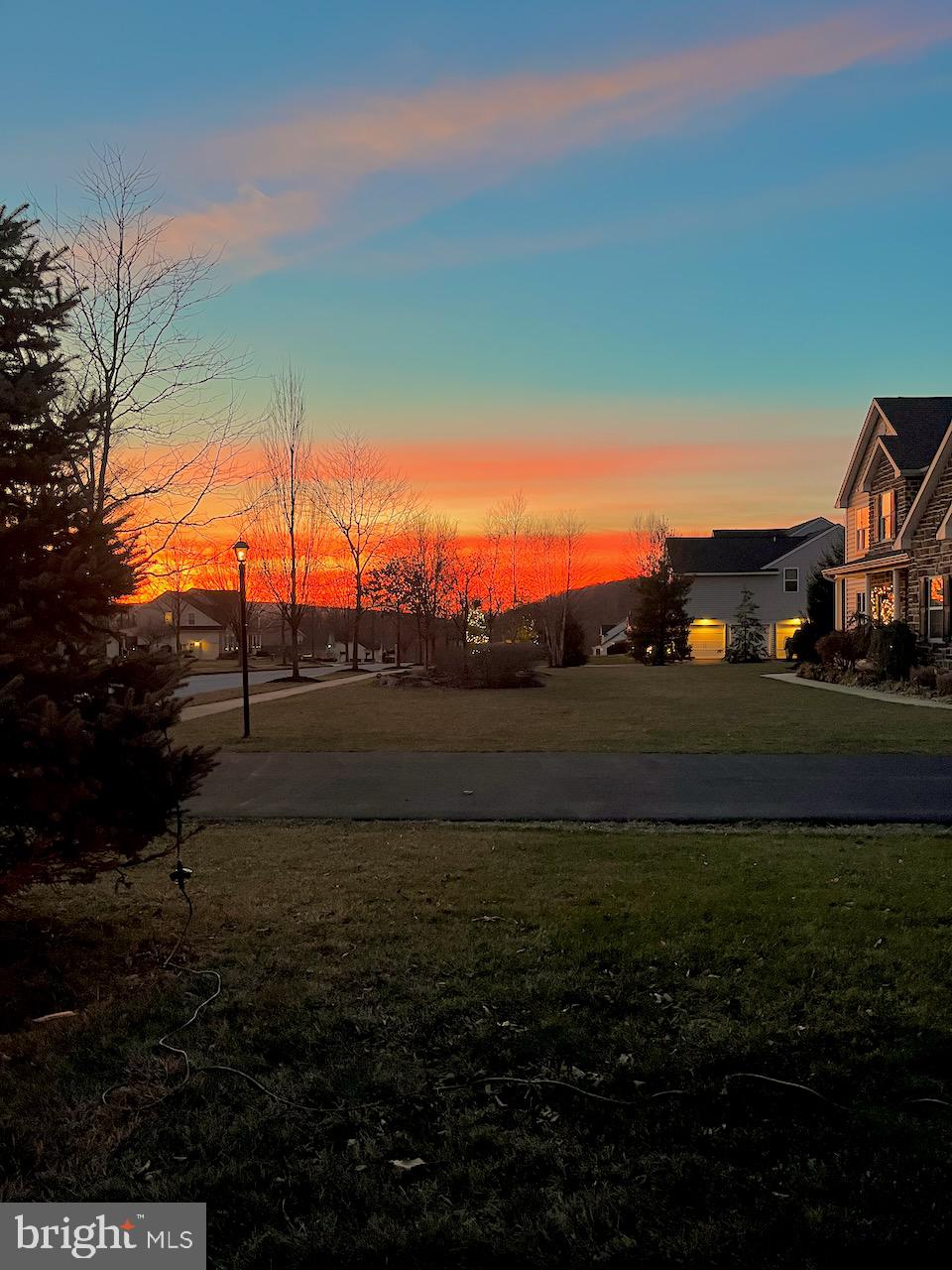 SPRINGTOWN KNOLL - Residential