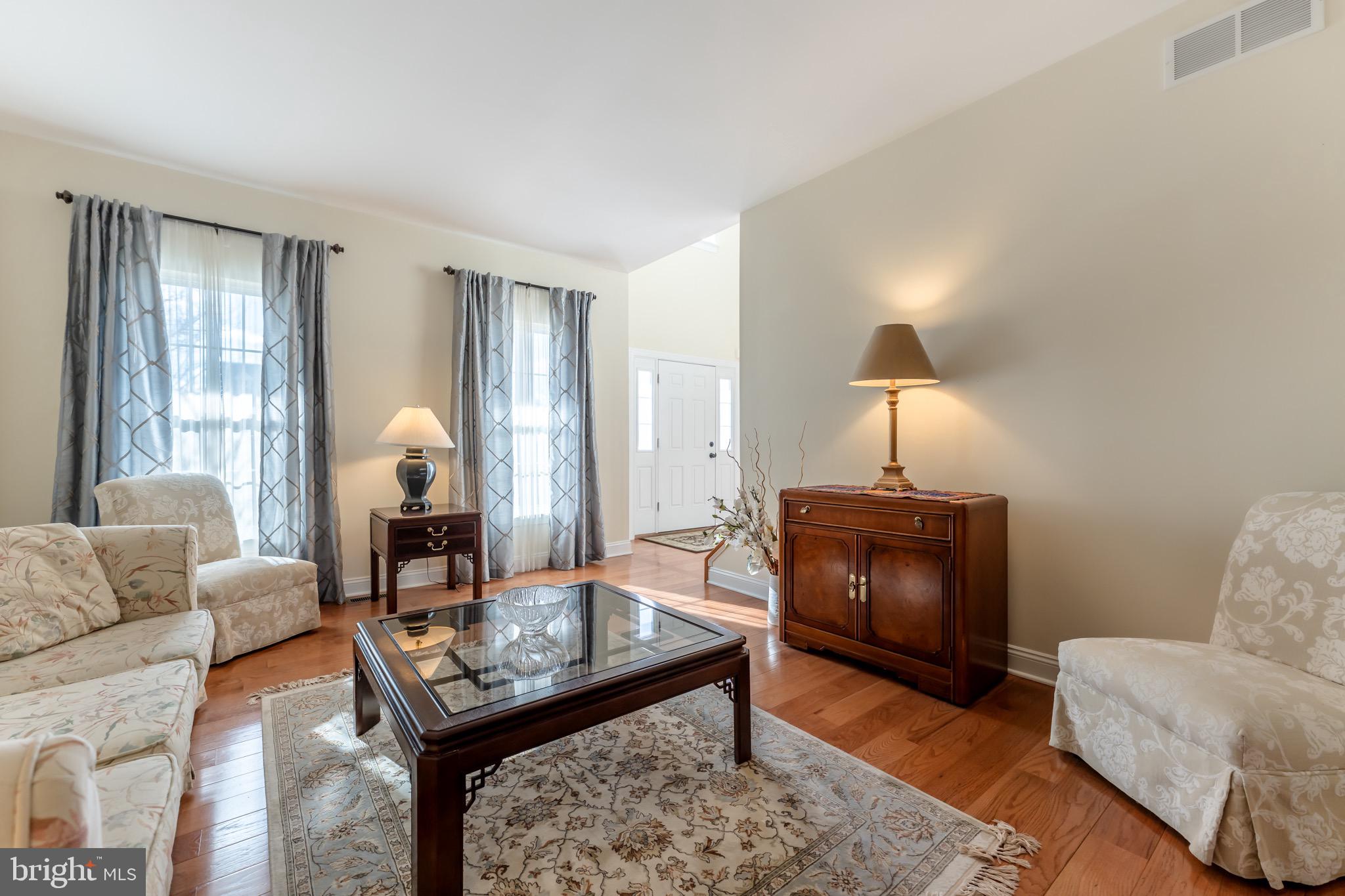 SPRINGTOWN KNOLL - Residential