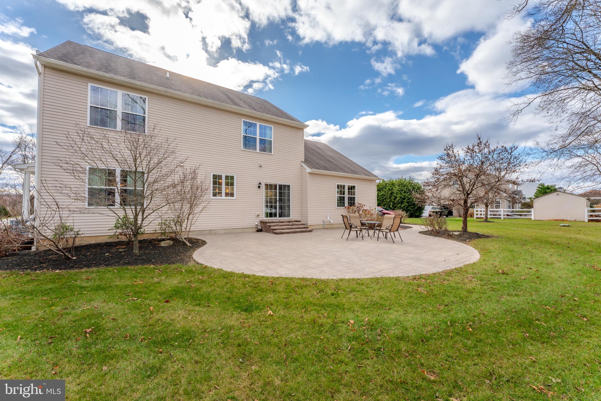 SPRINGTOWN KNOLL - Residential