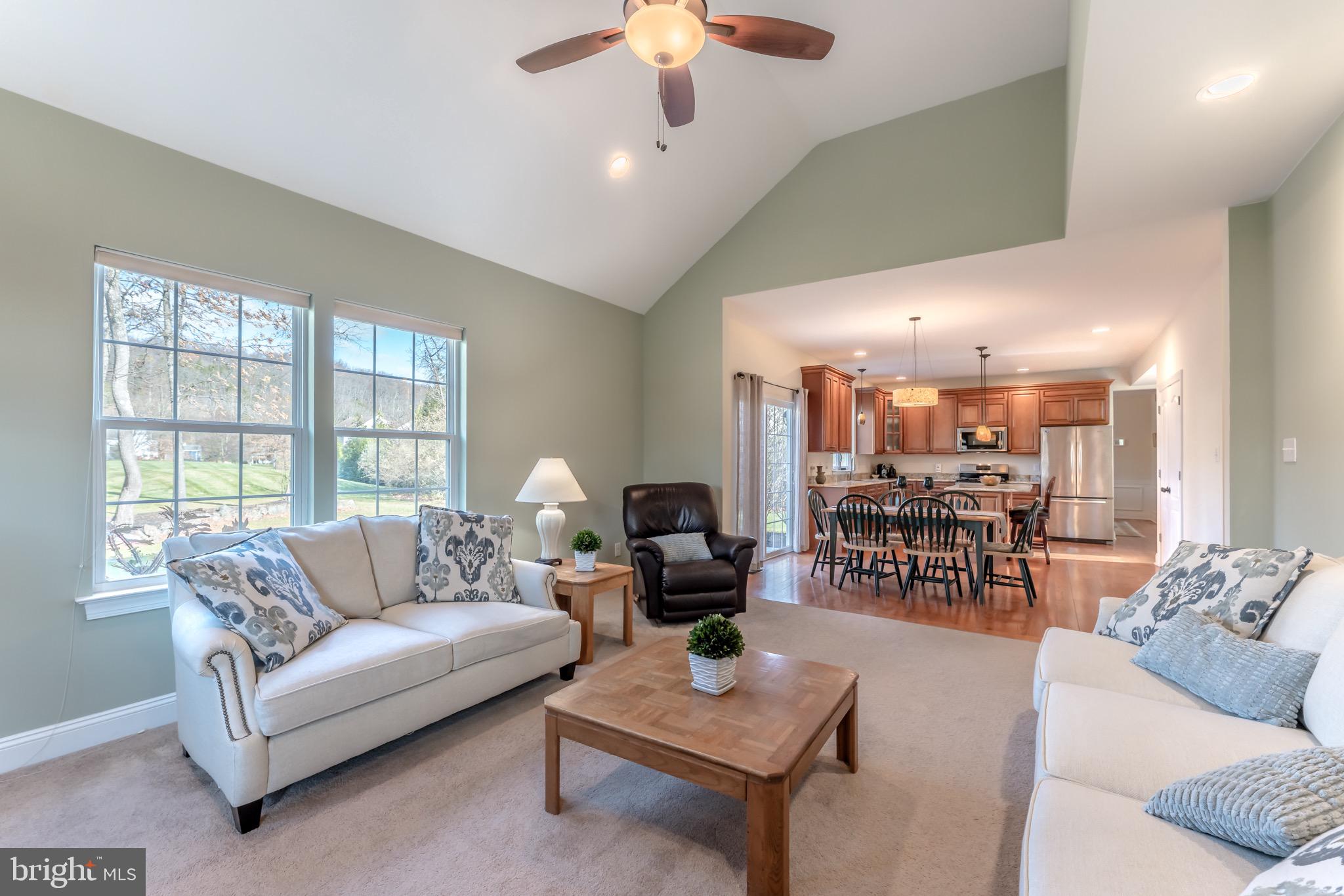 SPRINGTOWN KNOLL - Residential