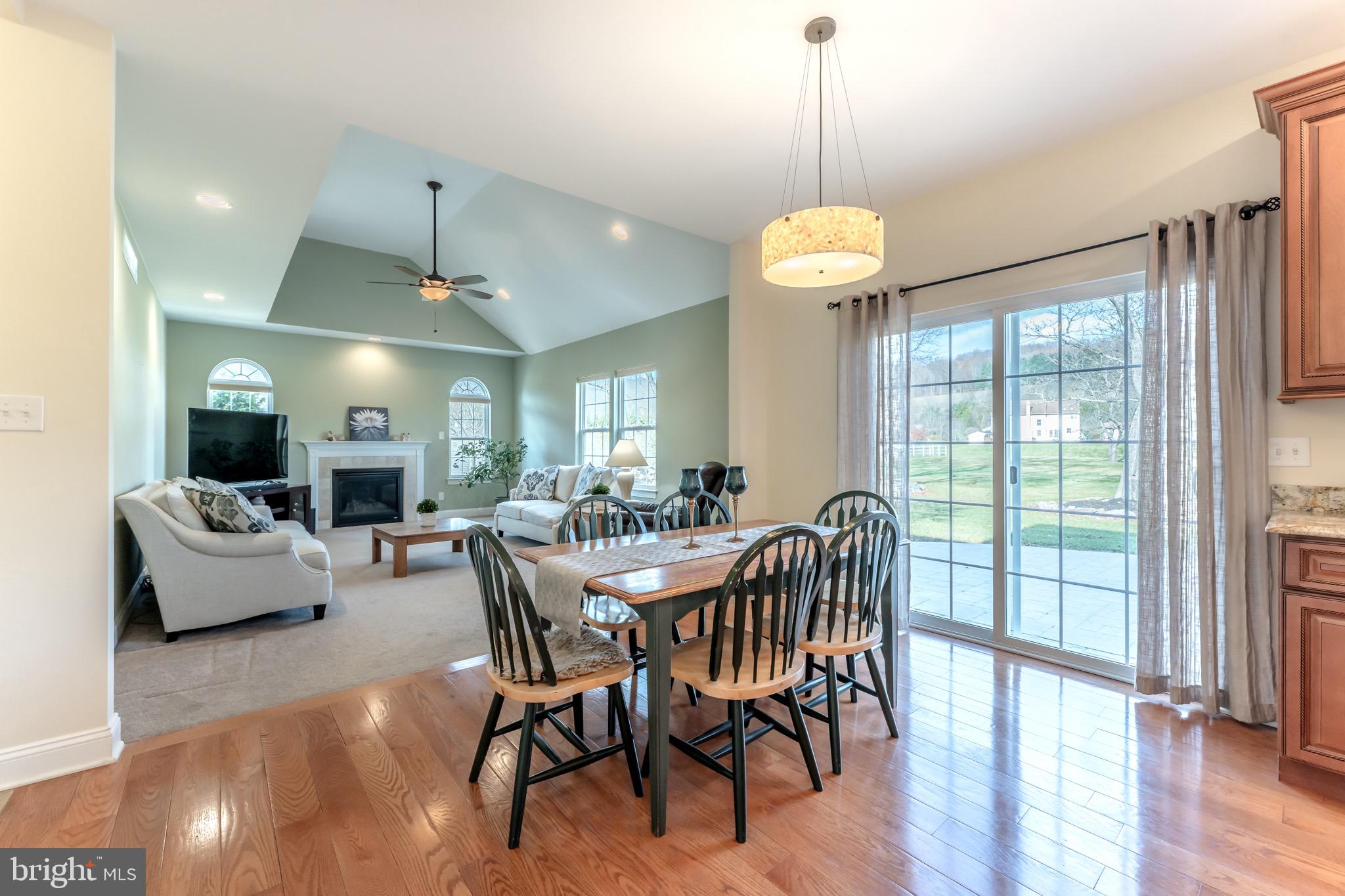 SPRINGTOWN KNOLL - Residential