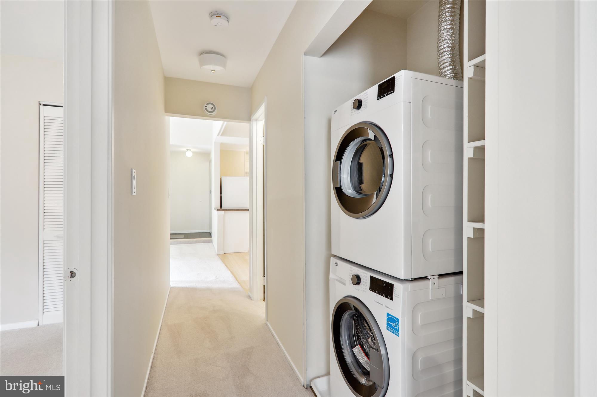 FARMINGDALE - Residential