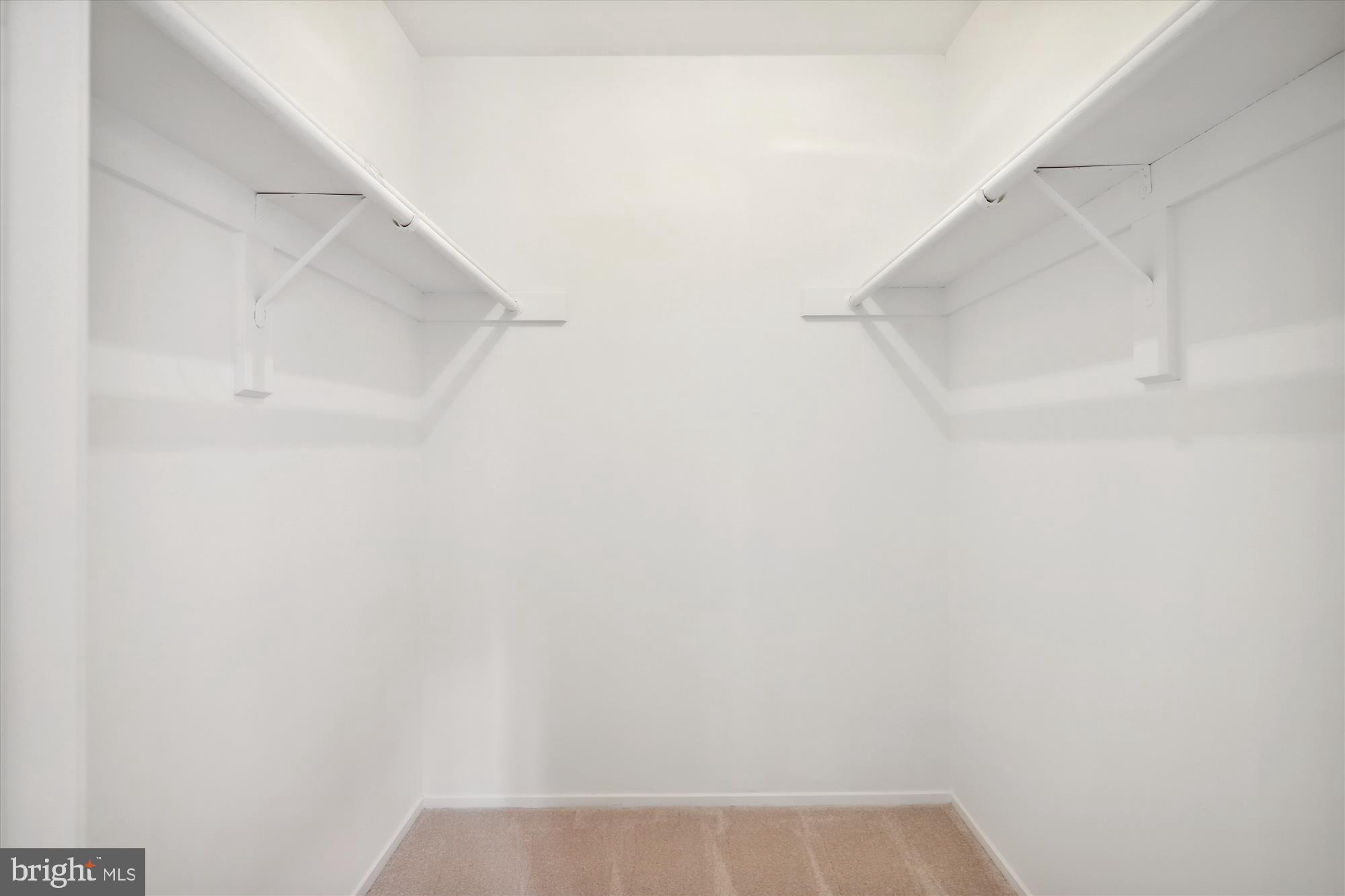 FARMINGDALE - Residential