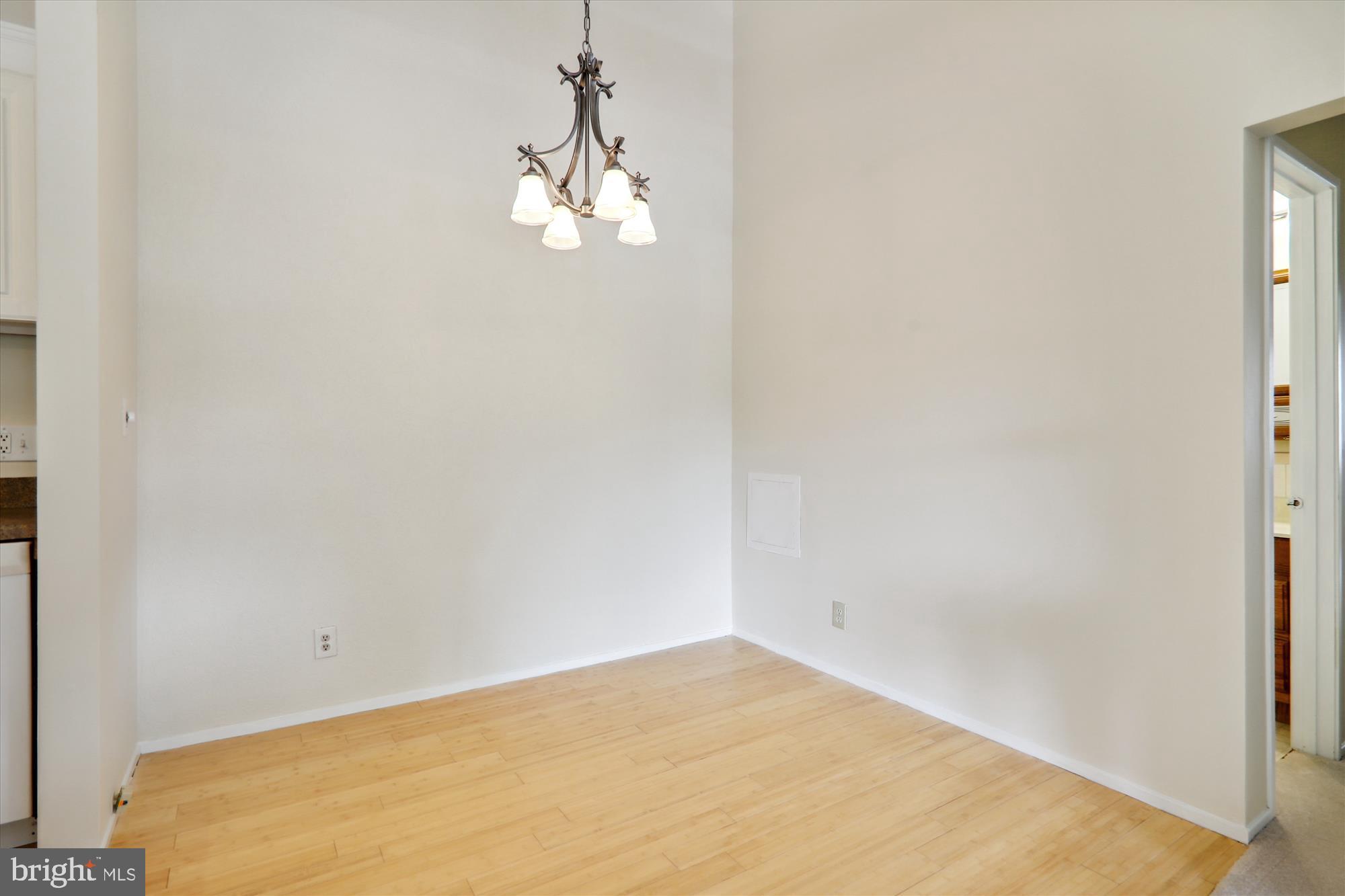 FARMINGDALE - Residential