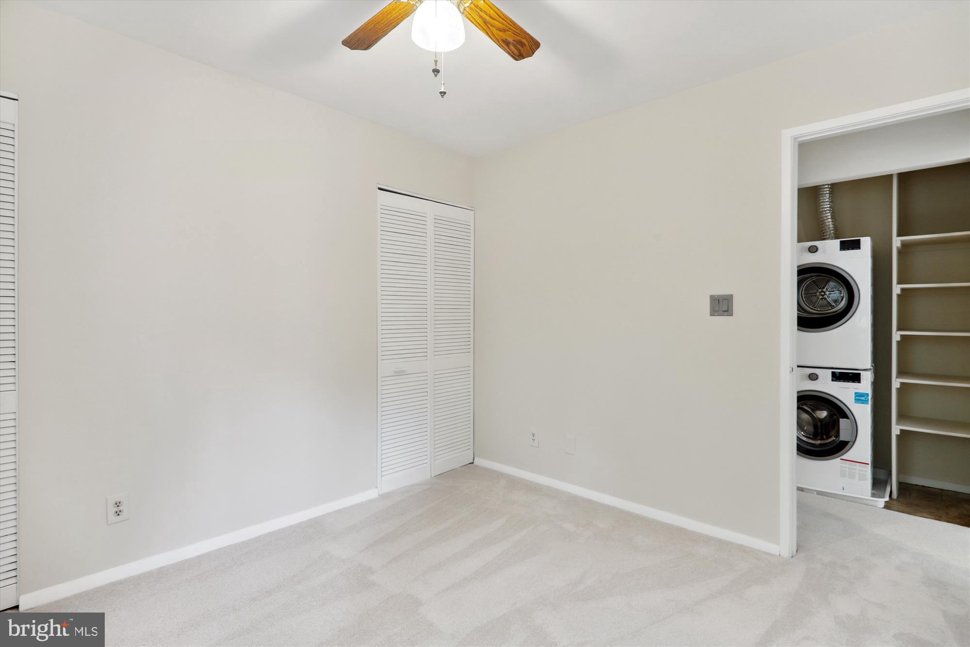 FARMINGDALE - Residential