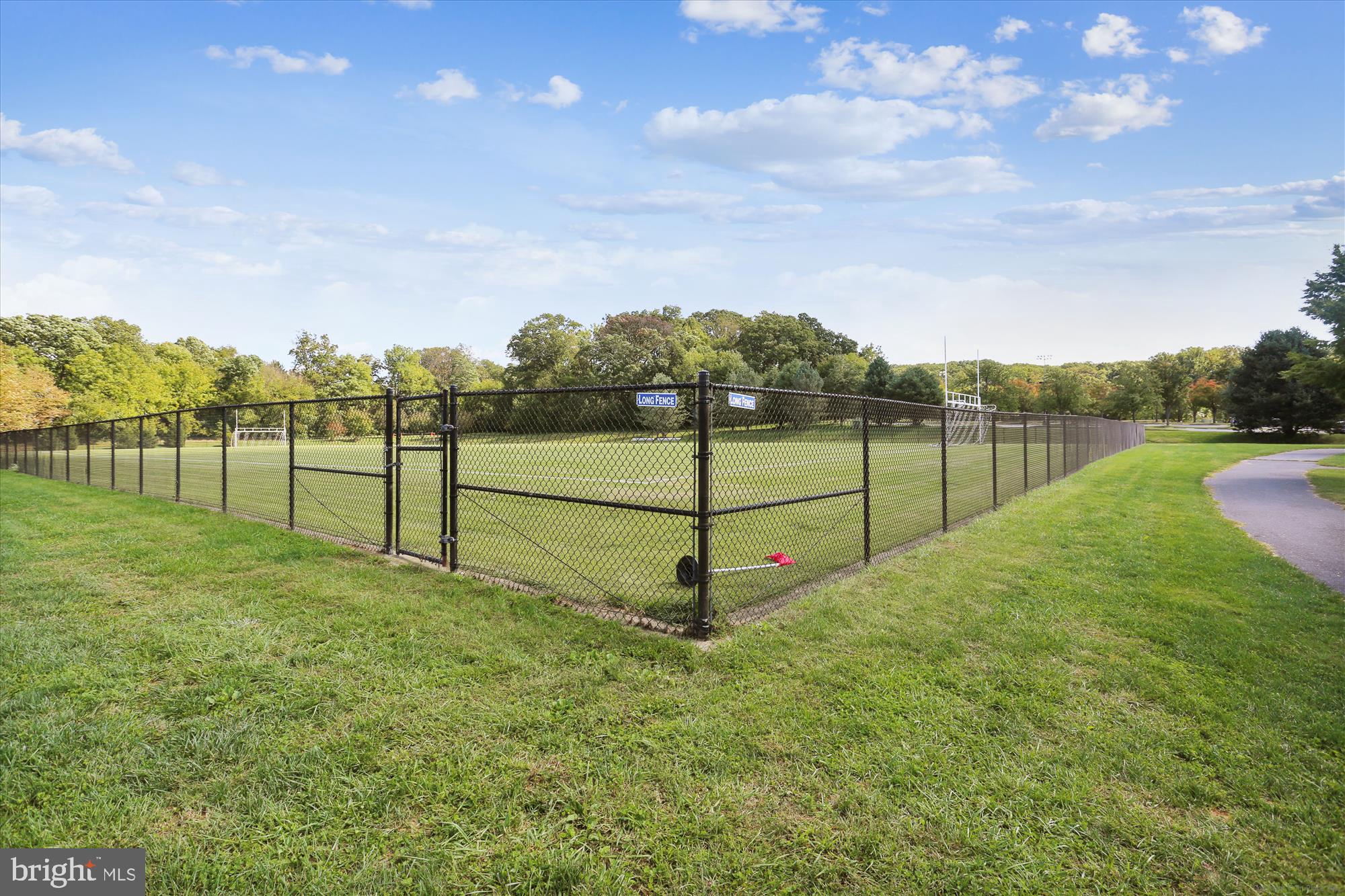 FARMINGDALE - Residential