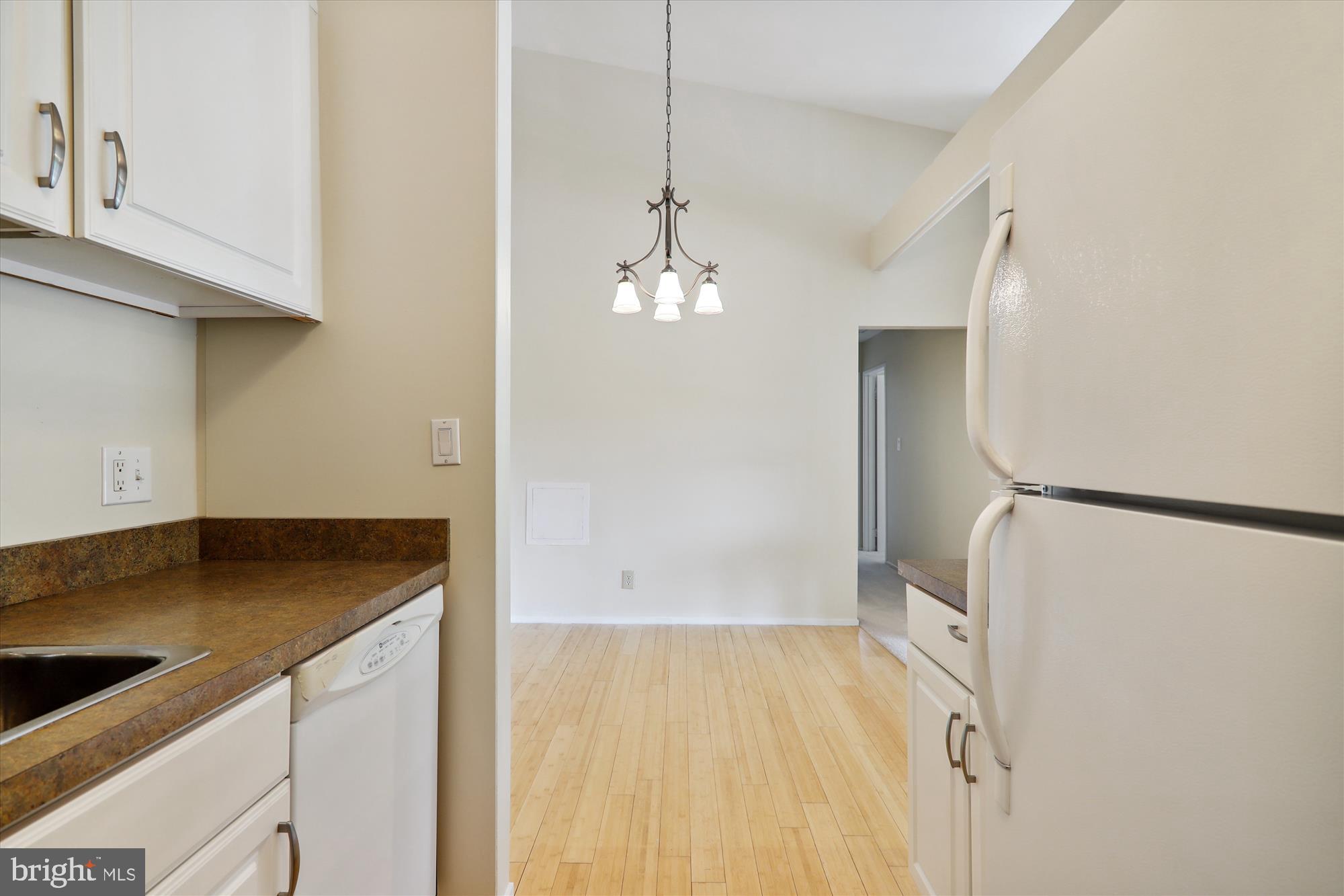 FARMINGDALE - Residential