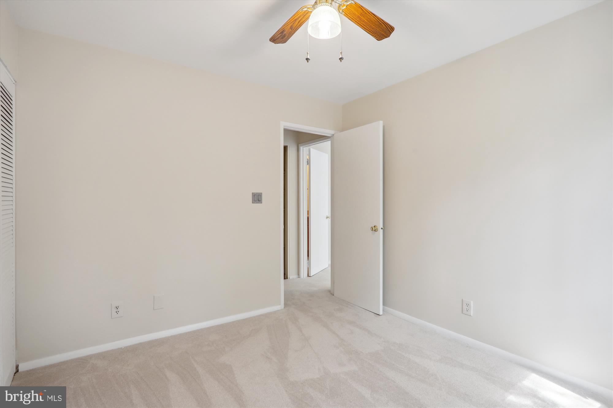 FARMINGDALE - Residential