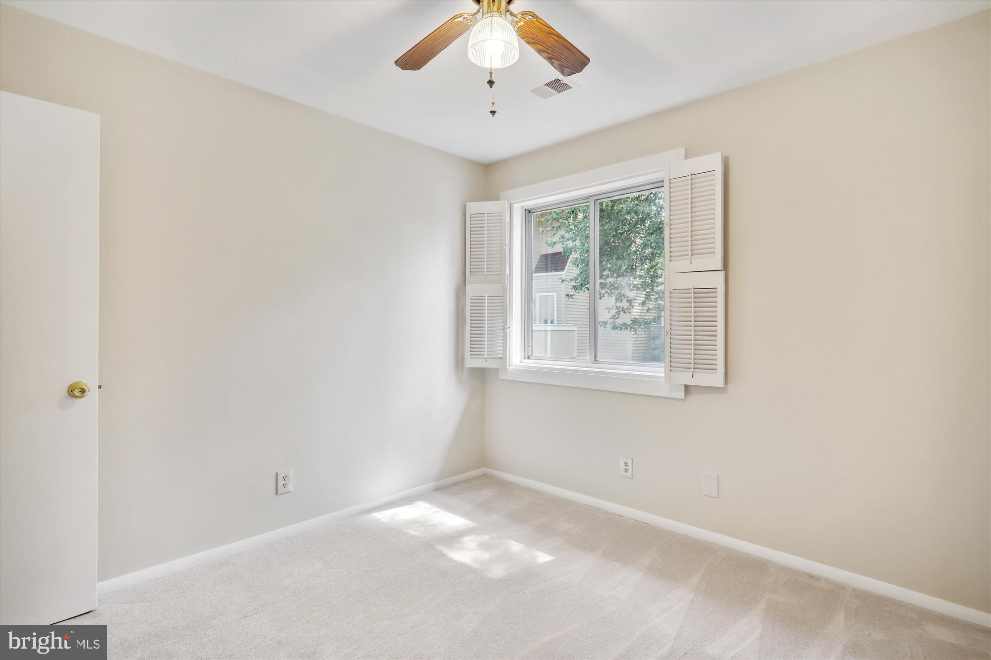 FARMINGDALE - Residential