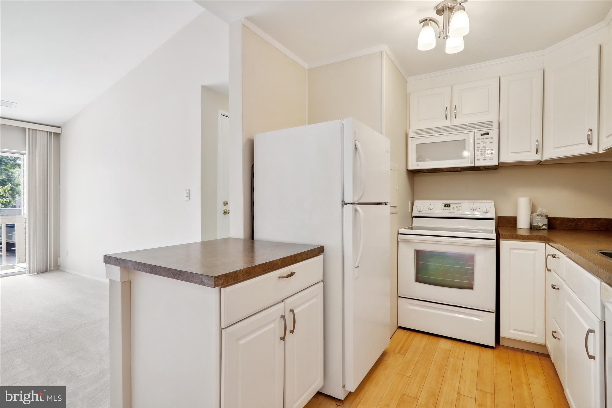 FARMINGDALE - Residential