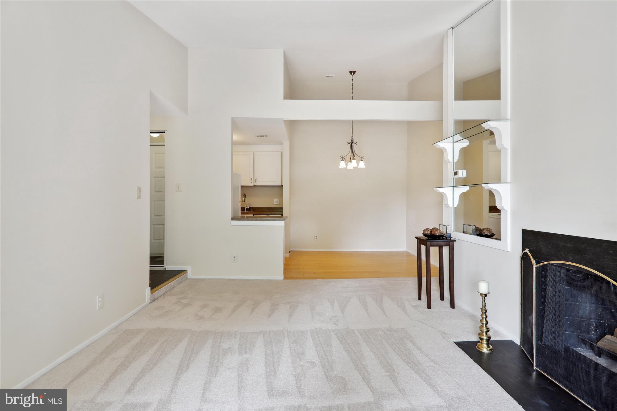 FARMINGDALE - Residential