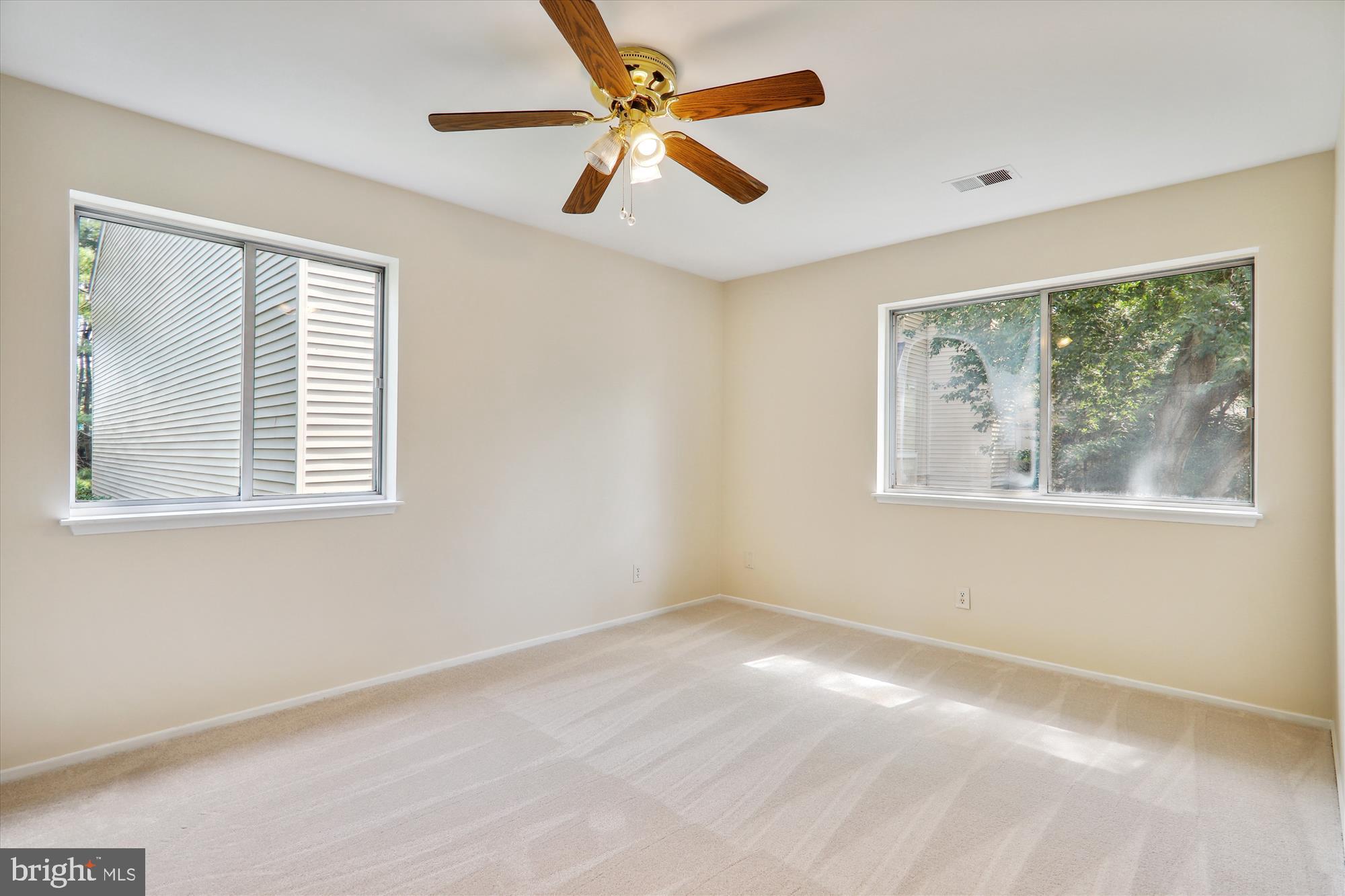 FARMINGDALE - Residential