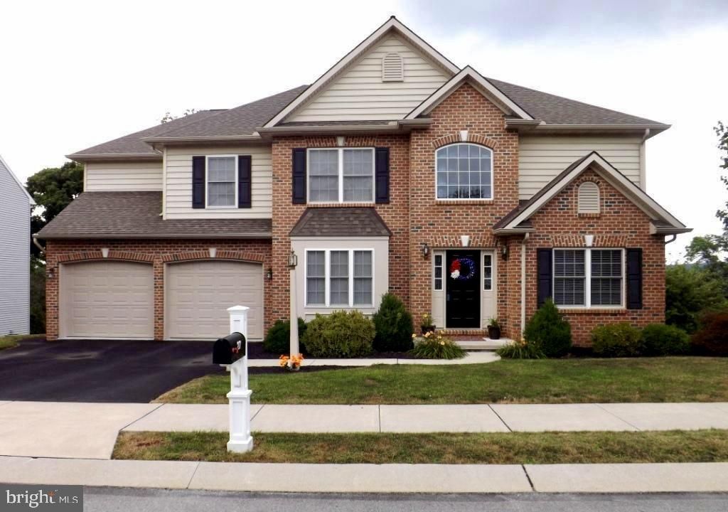 Photo of 27 Cedar Chase Drive, MOUNTVILLE, PA 17554 (MLS # PALA2066276)