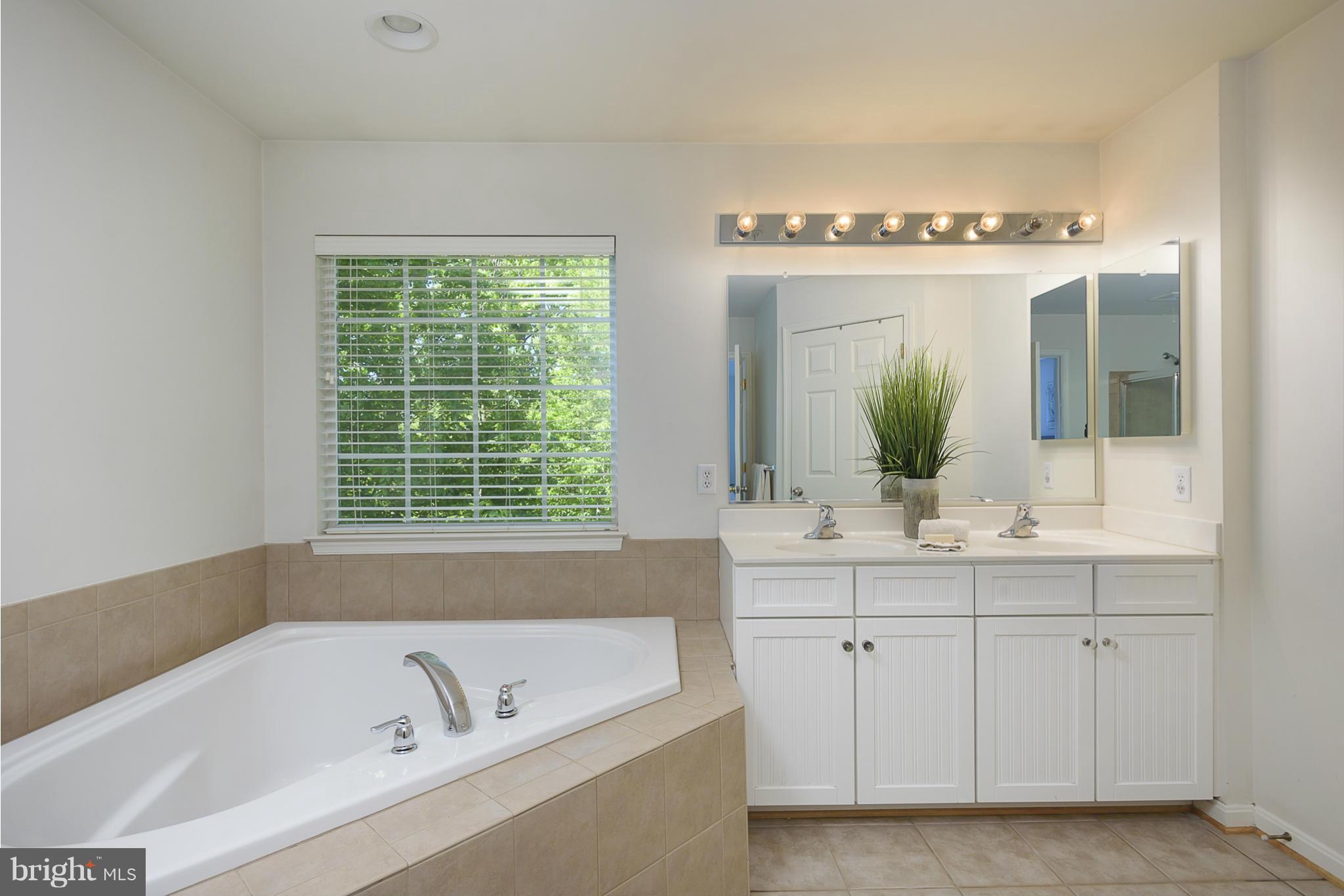 PINEY ORCHARD - Residential