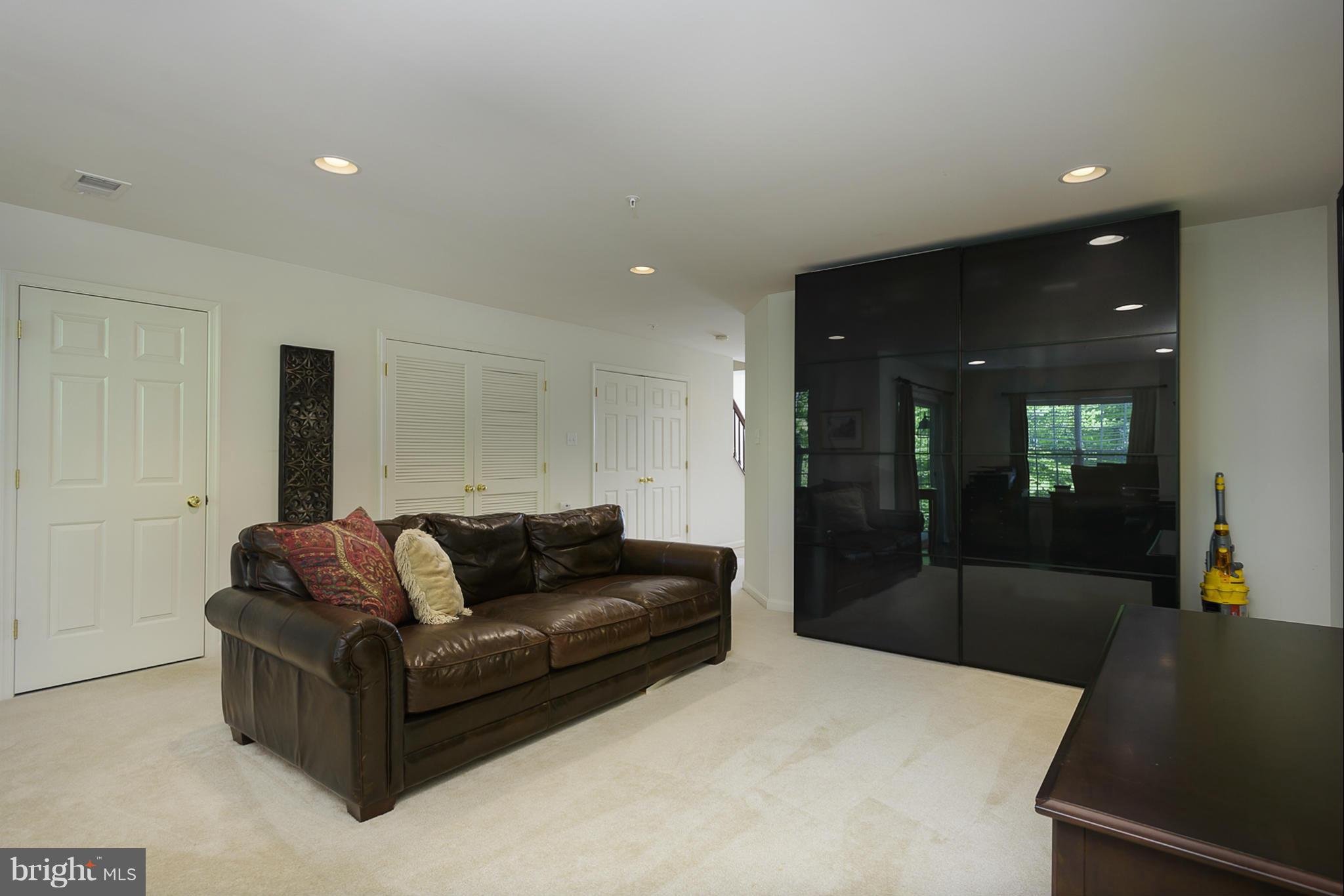 PINEY ORCHARD - Residential