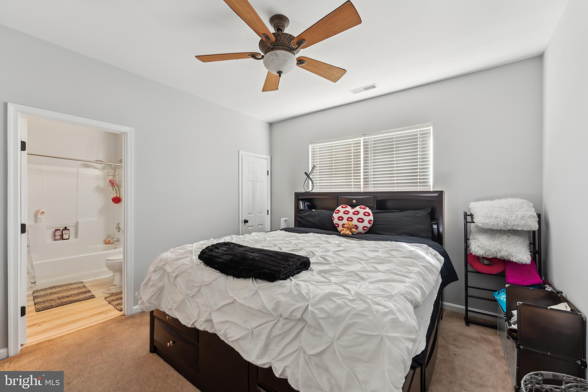 KINGS GRANT - Residential