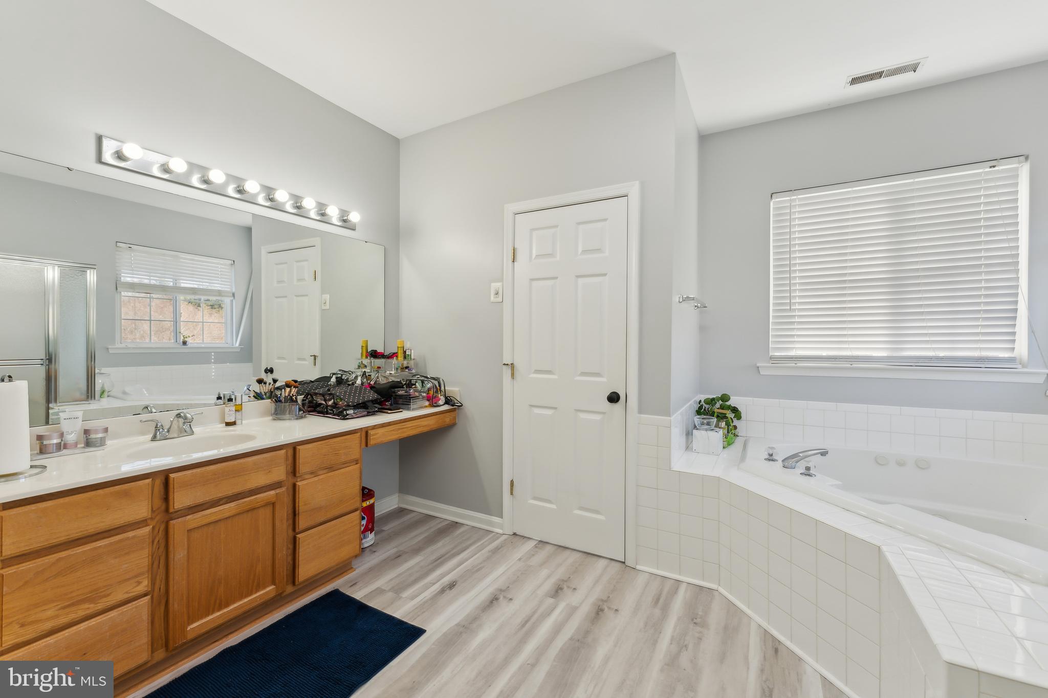 KINGS GRANT - Residential