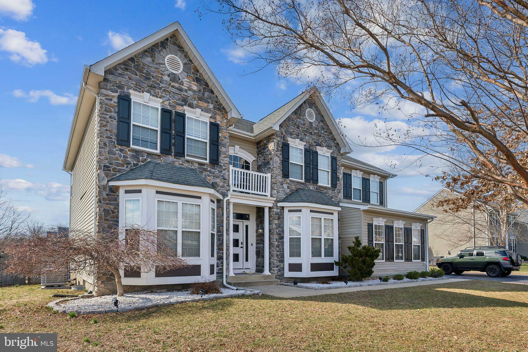 1030 CANTERBURY LANE