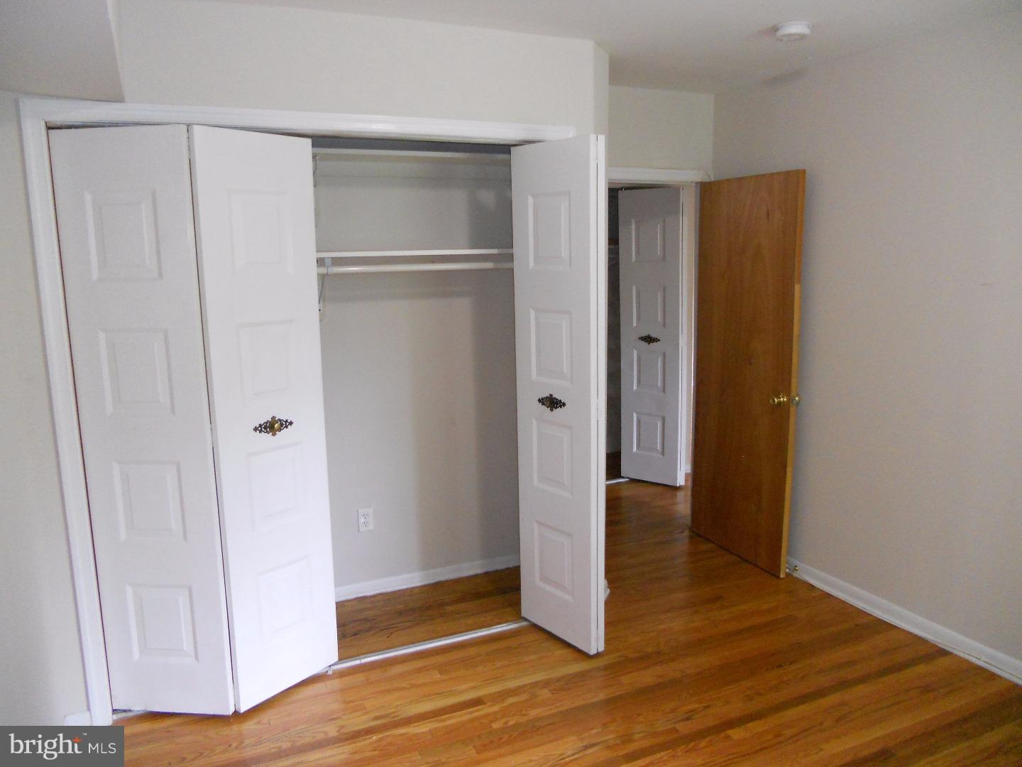 EAST FALLS - Residential Lease