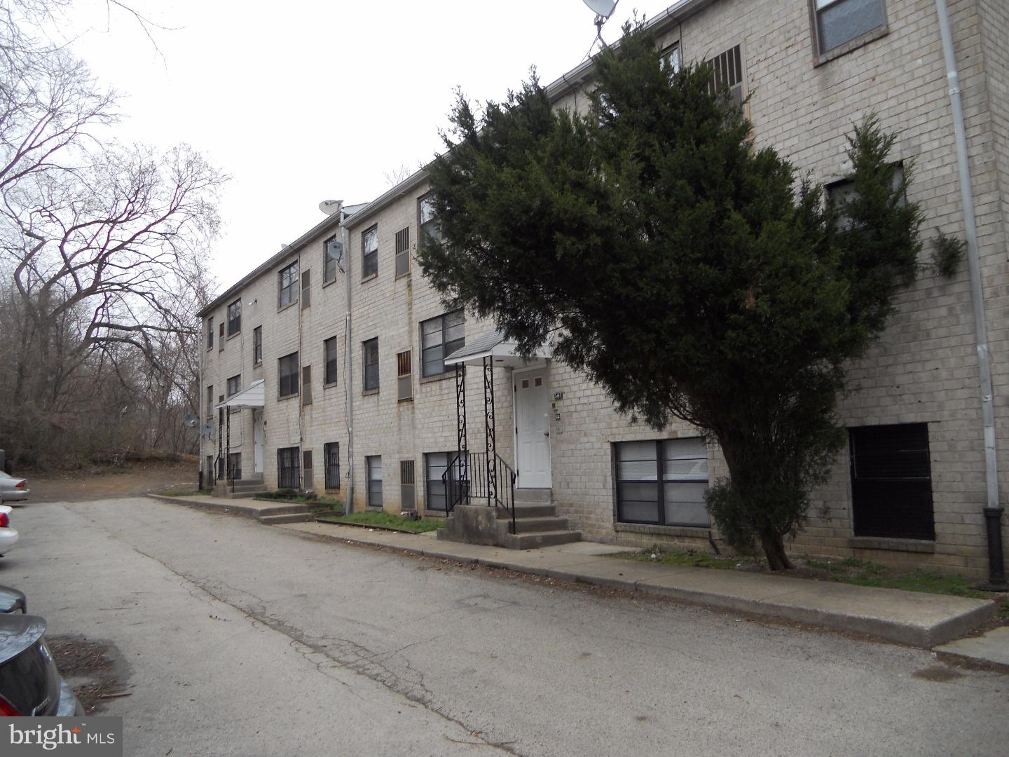 EAST FALLS - Residential Lease