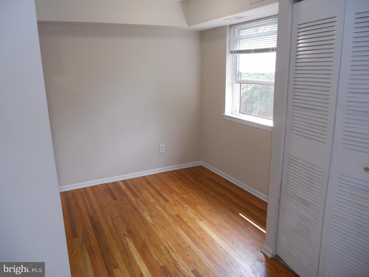 EAST FALLS - Residential Lease