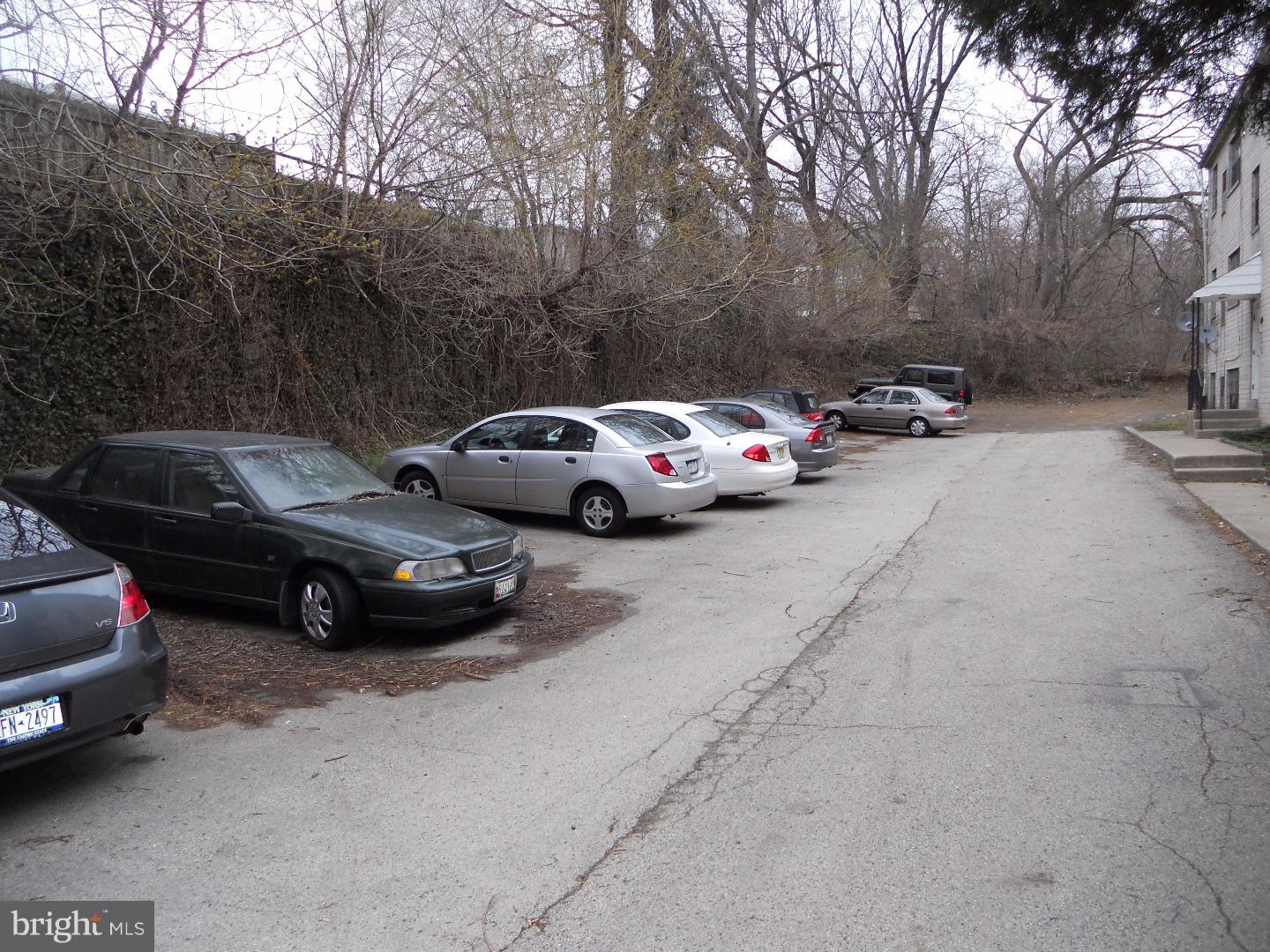 EAST FALLS - Residential Lease