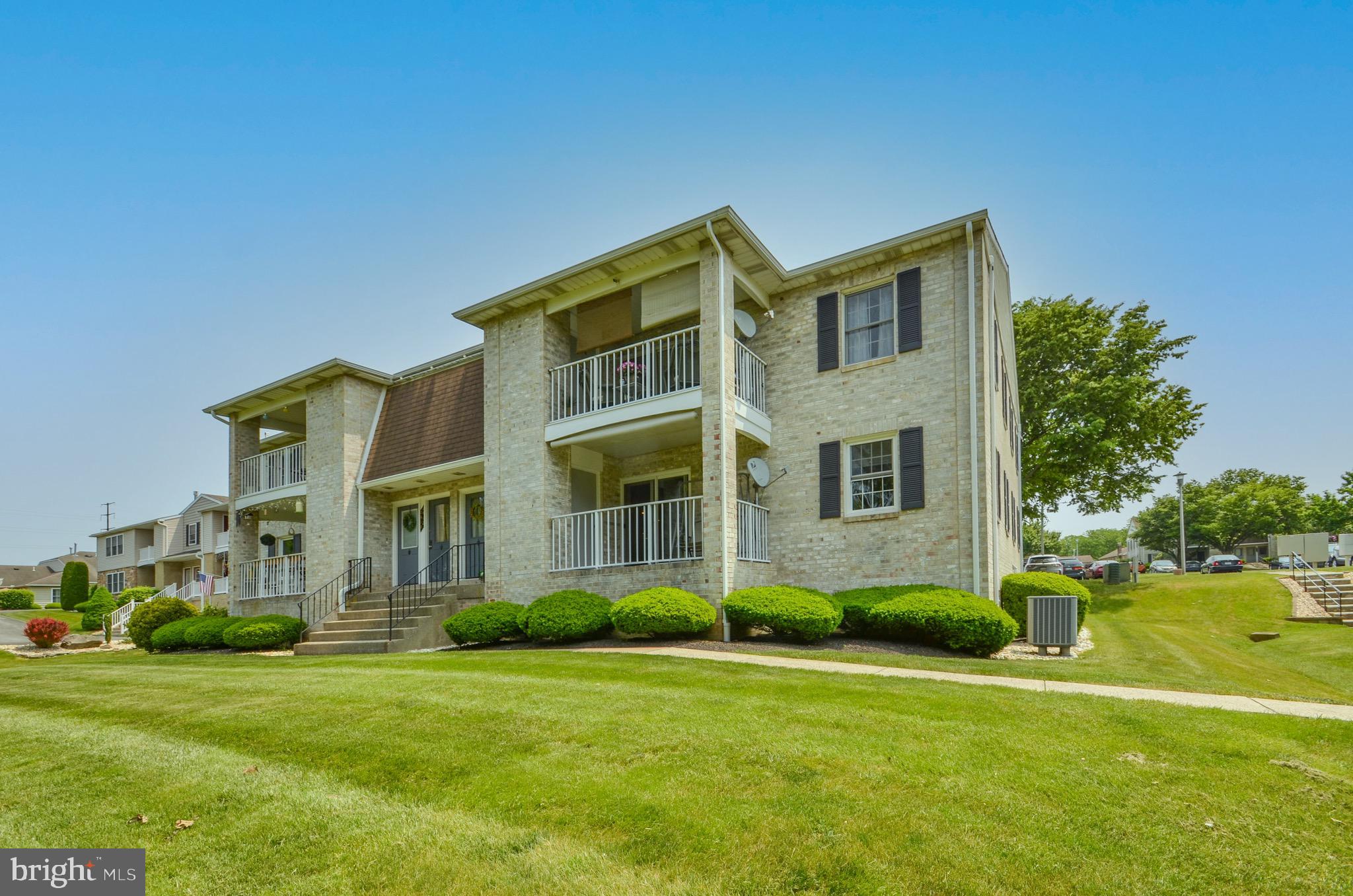 FAIRWAYS AT BROOKSID - Residential