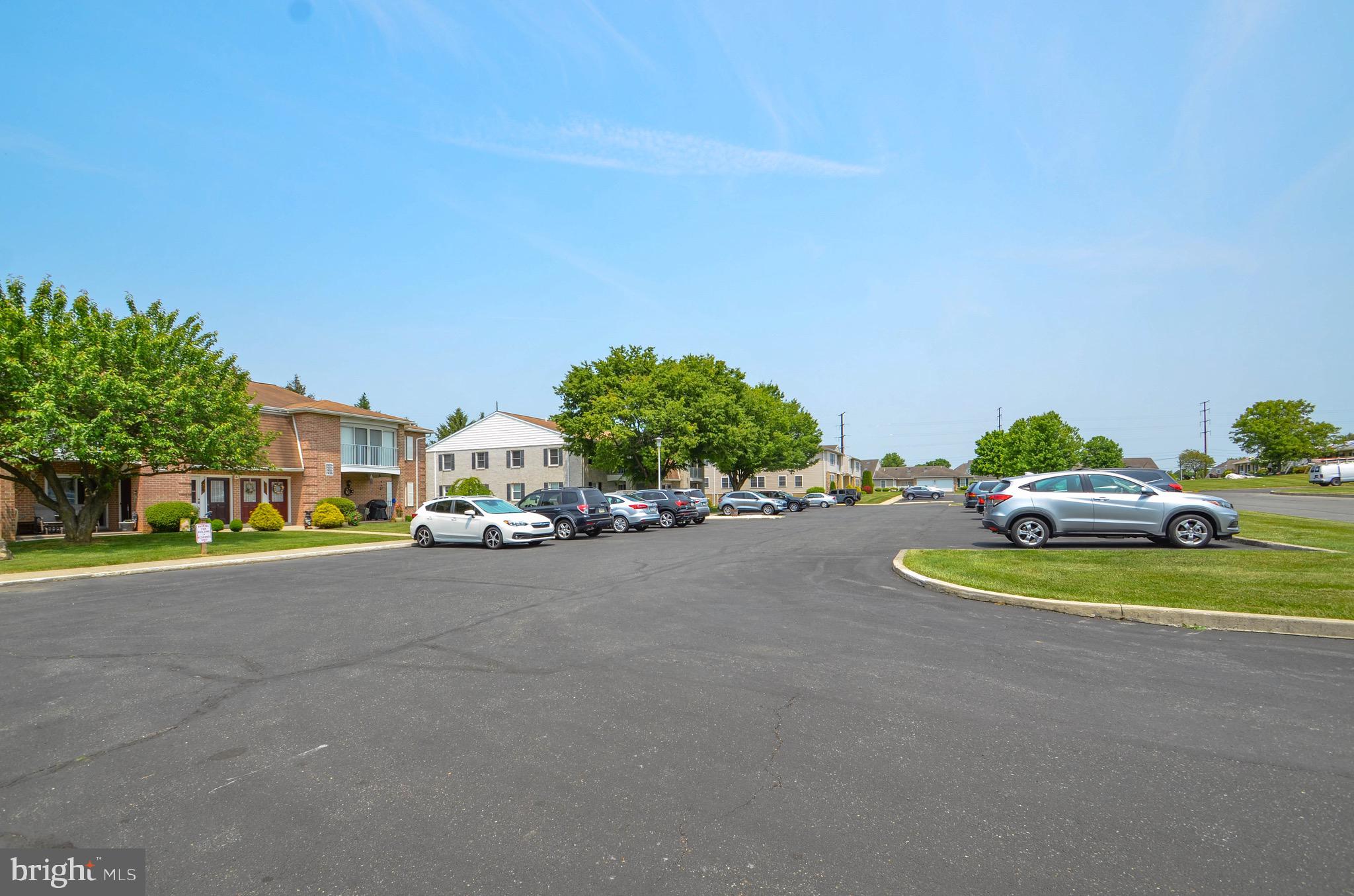 FAIRWAYS AT BROOKSID - Residential