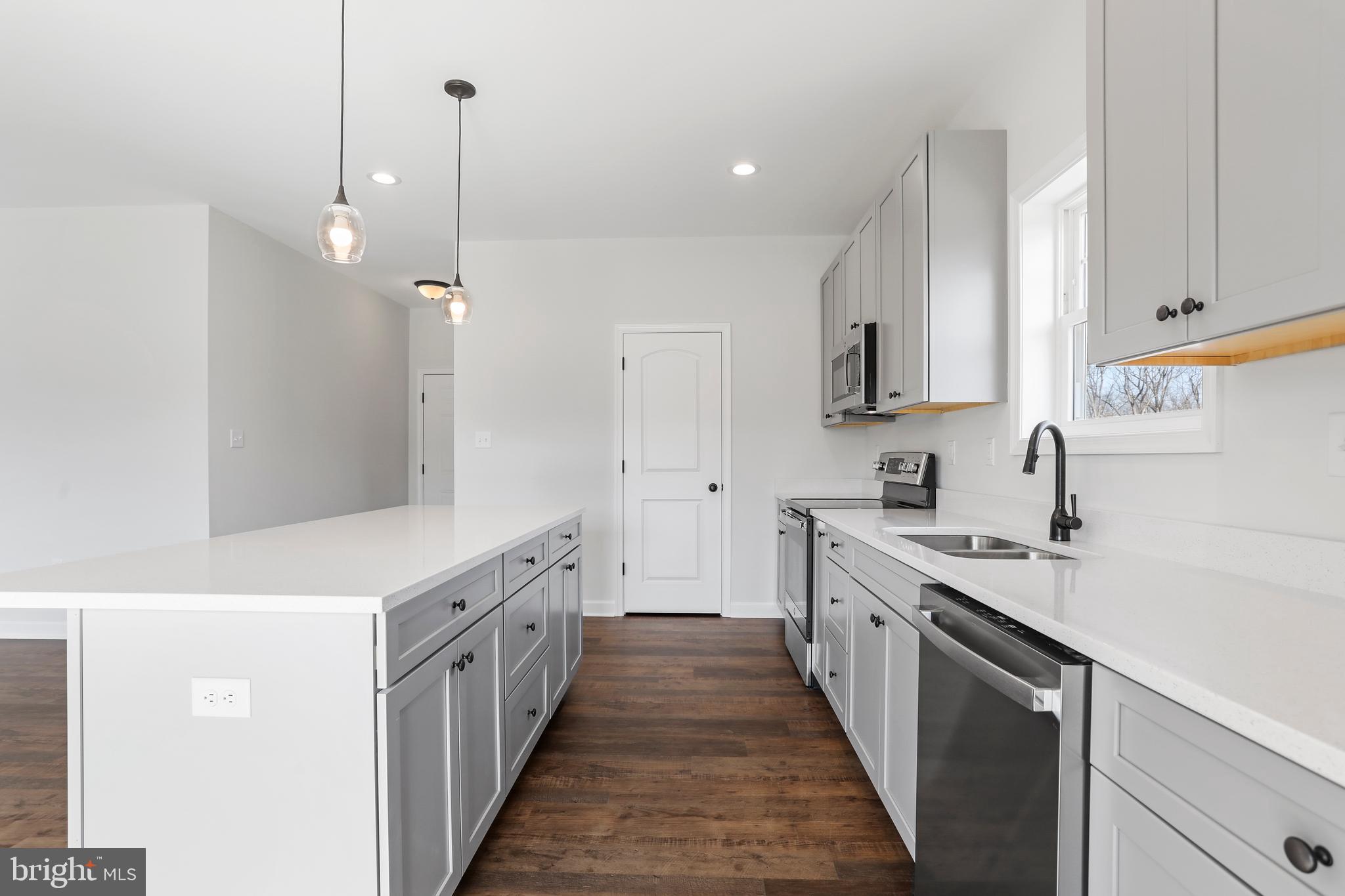 MIDDLE CREEK VISTAS - Residential