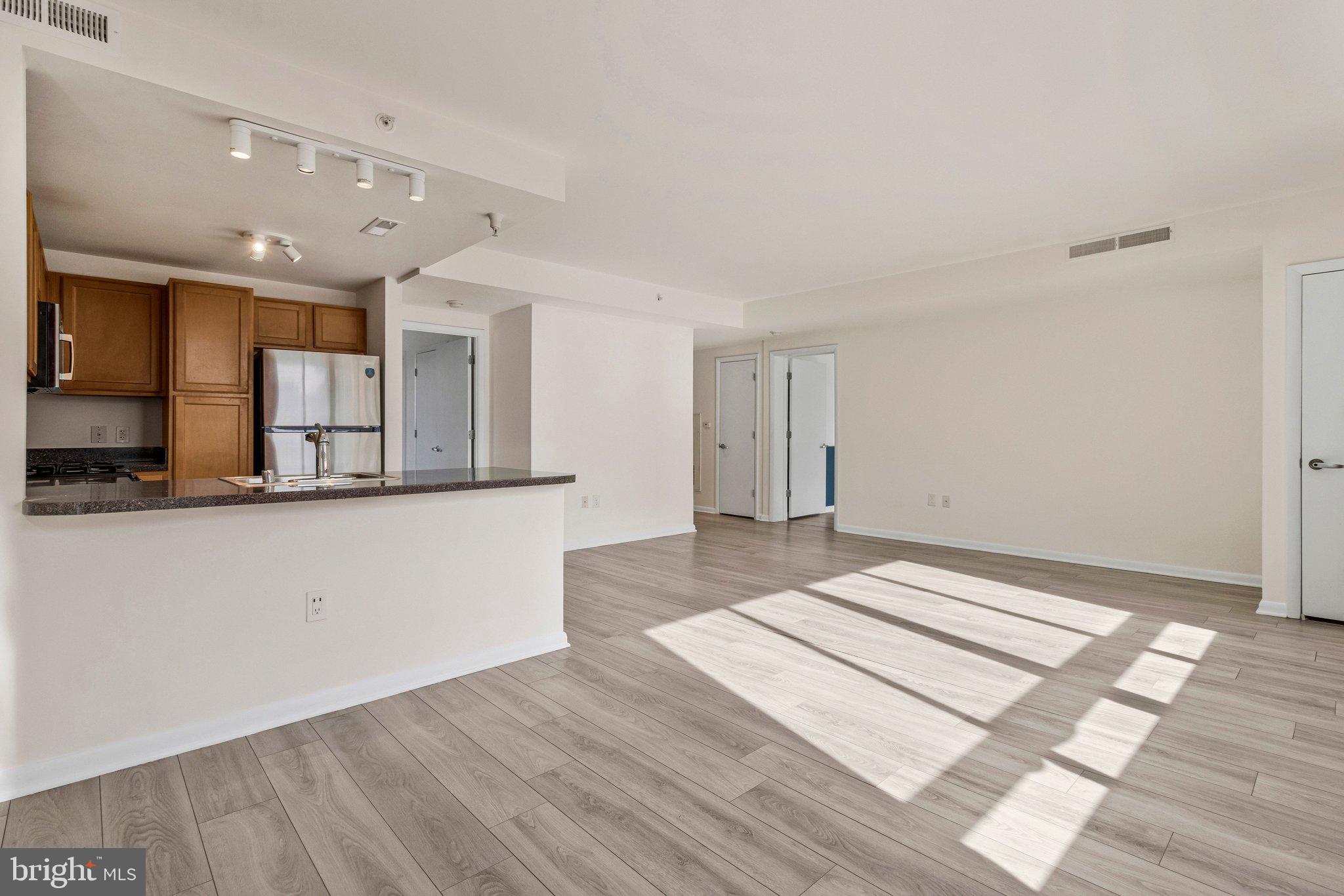 350 G STREET SW N501