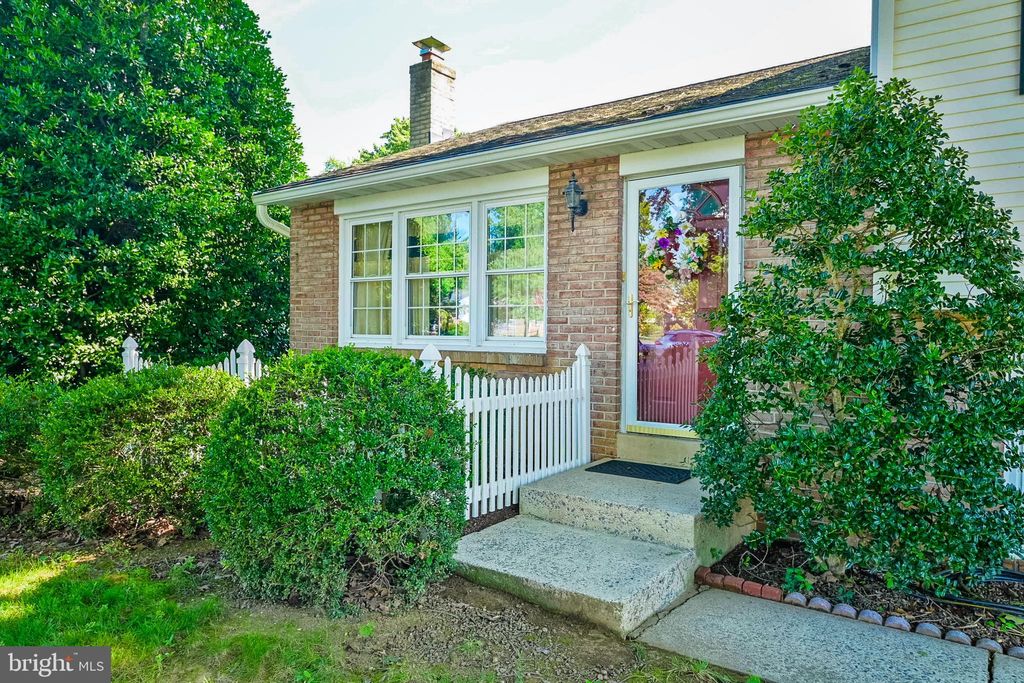 Photo of 684 Gentry Drive, LANCASTER, PA 17603 (MLS # PALA2070406)