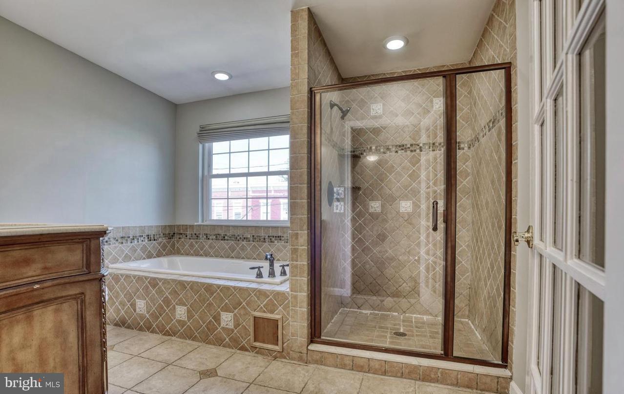 HAMPDEN HISTORIC DISTRICT - Residential Lease