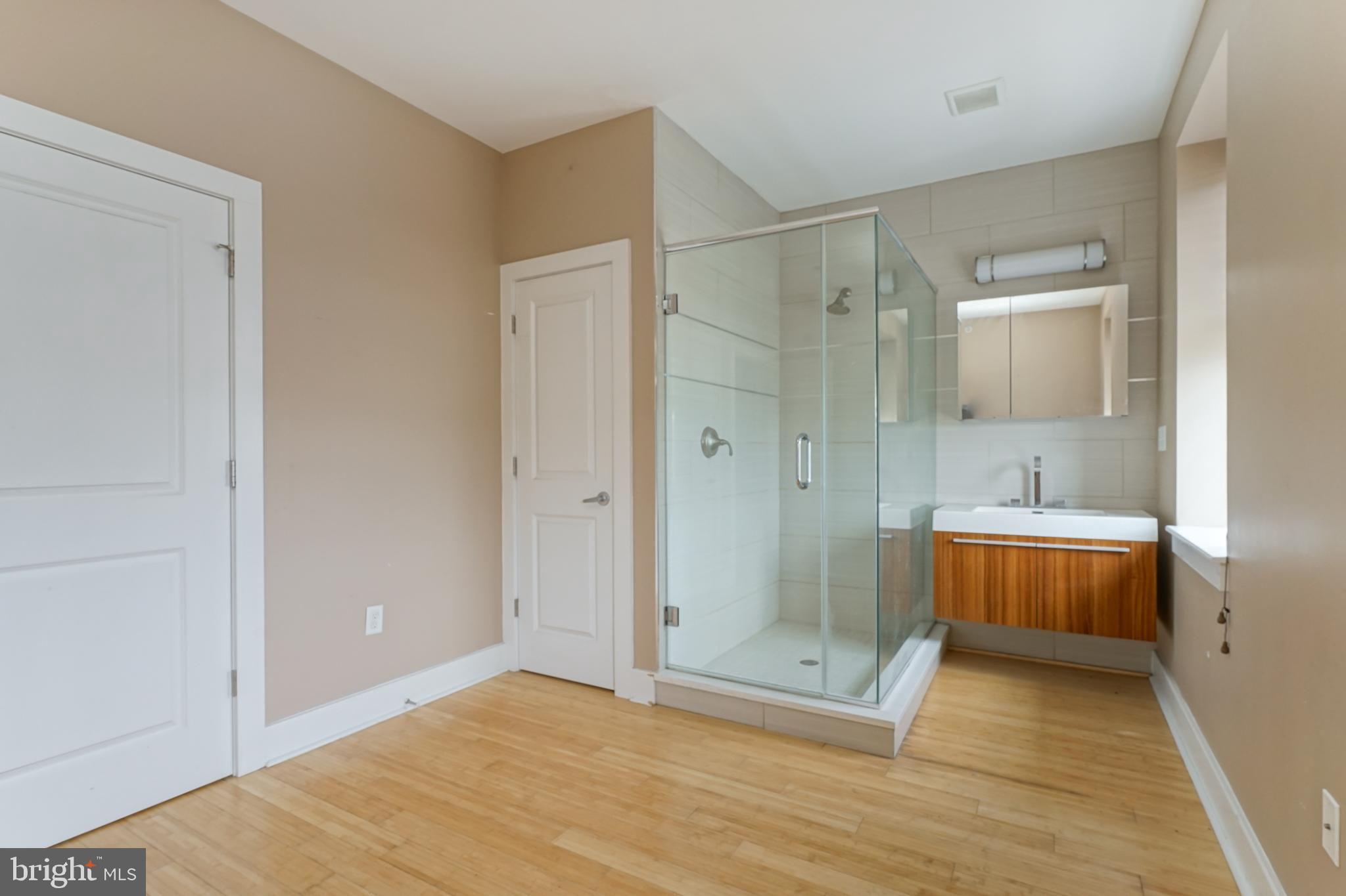 TEMPLE UNIVERSITY - Residential Lease