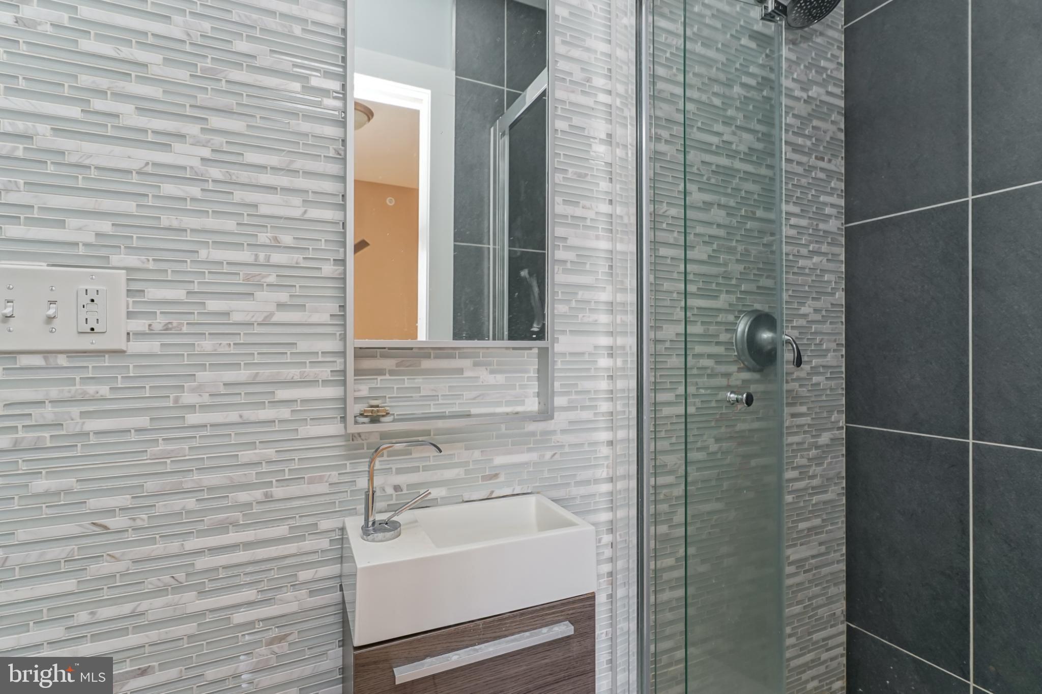 TEMPLE UNIVERSITY - Residential Lease