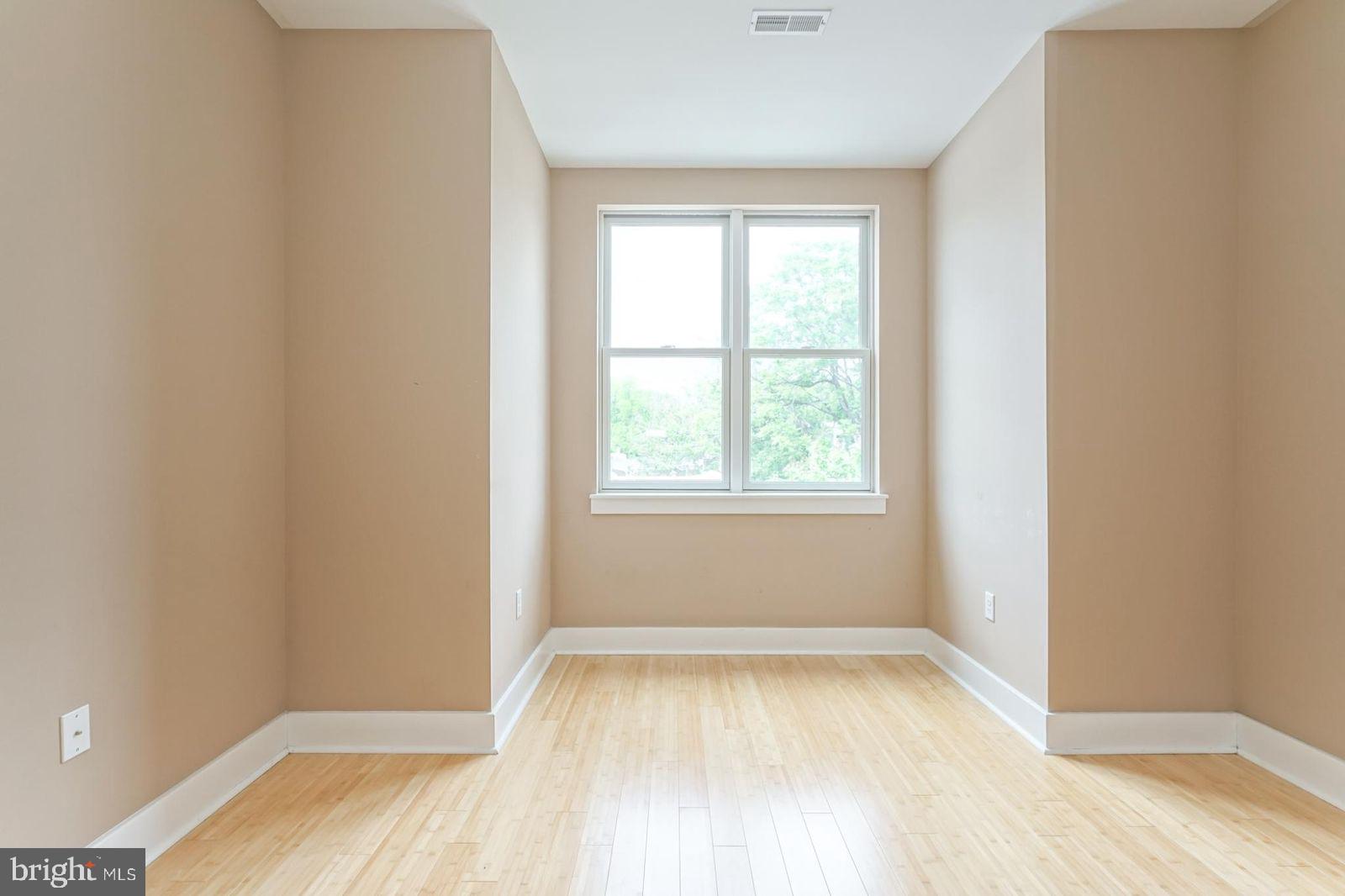 TEMPLE UNIVERSITY - Residential Lease