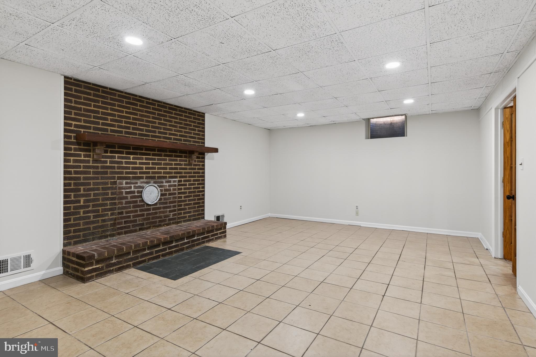 VILLAGE OF SEVERNA PARK - Residential