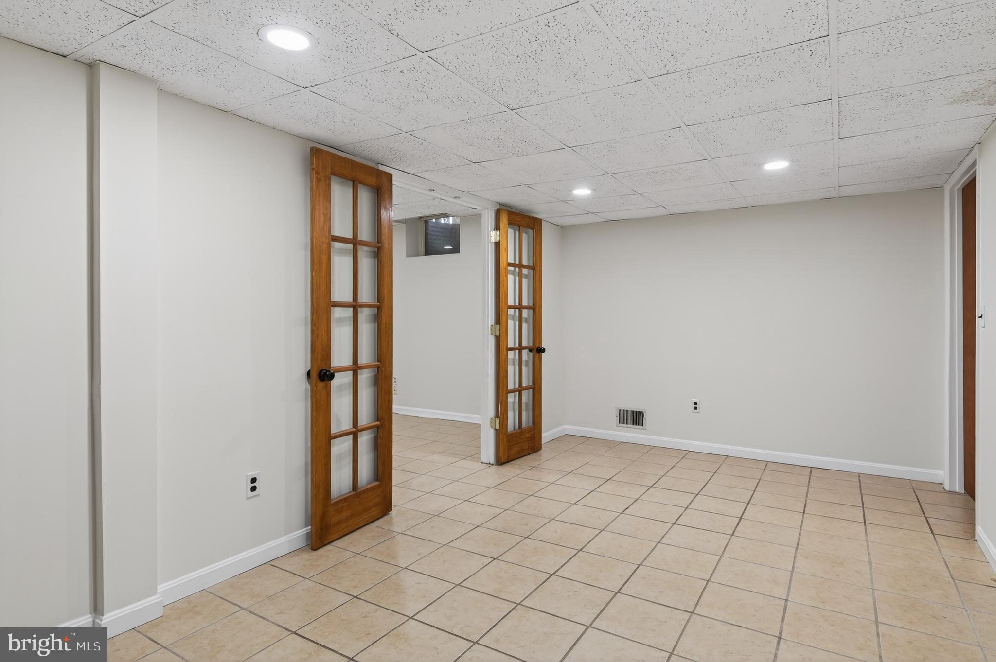 VILLAGE OF SEVERNA PARK - Residential