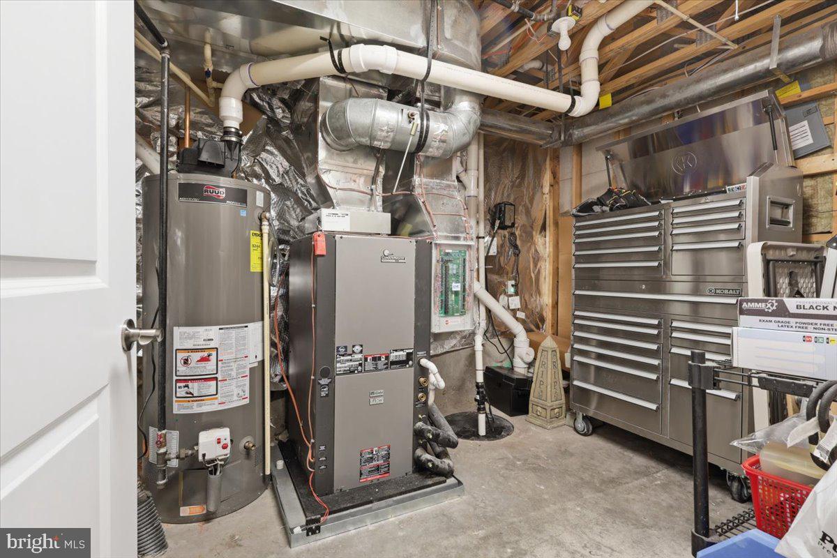 WOODLANDS PRESERVE AT WESTWINDS - Residential