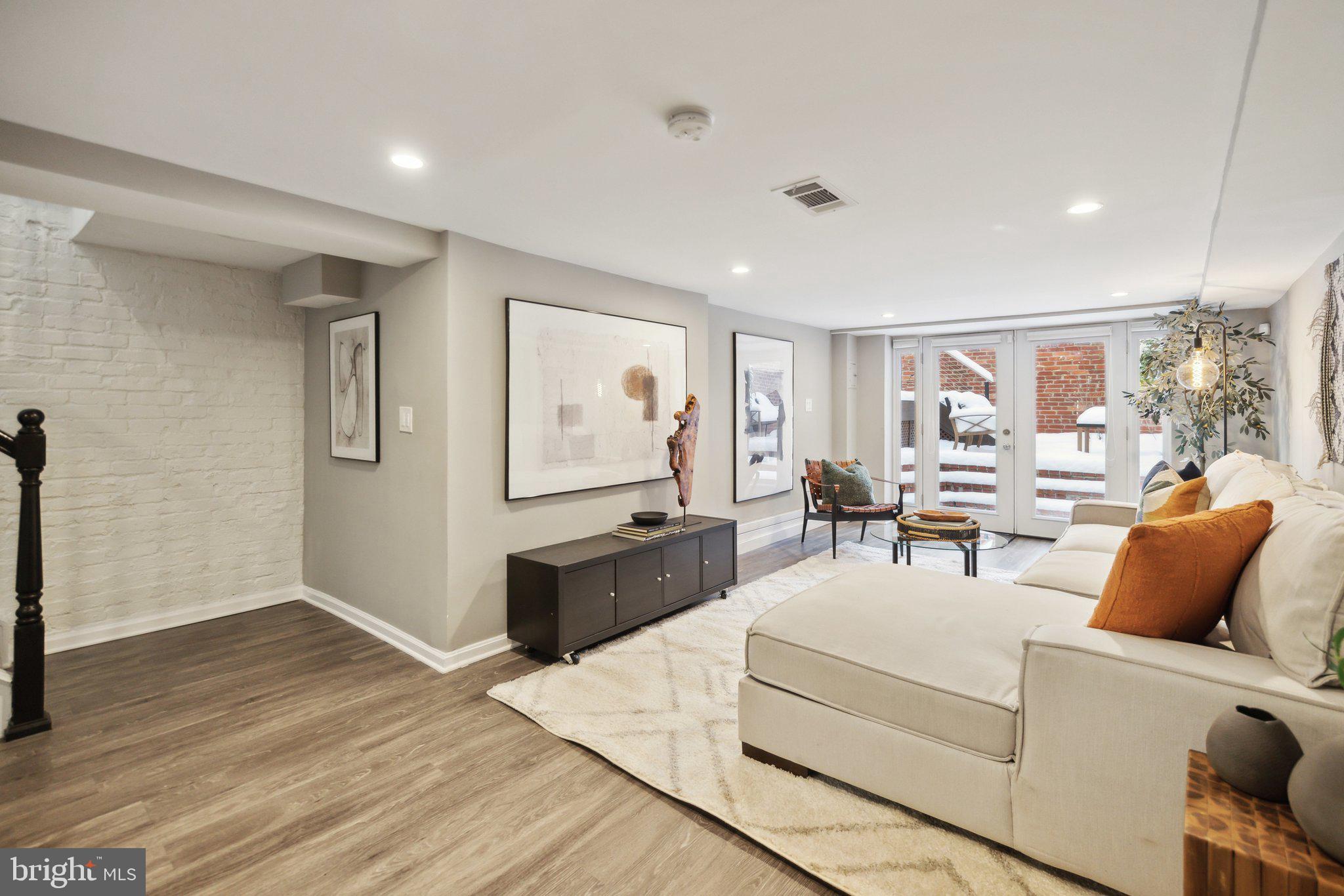 GEORGETOWN - Residential
