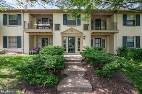 5900 SURREY HILL PLACE G 695 SPRINGFIELD VA 22152