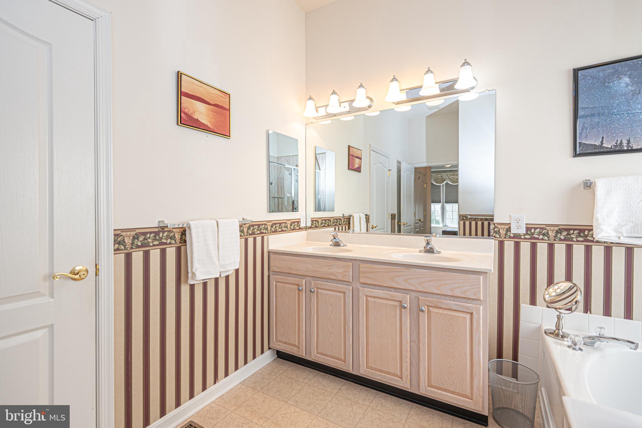 OCEAN PINES - THE PARKE - Residential