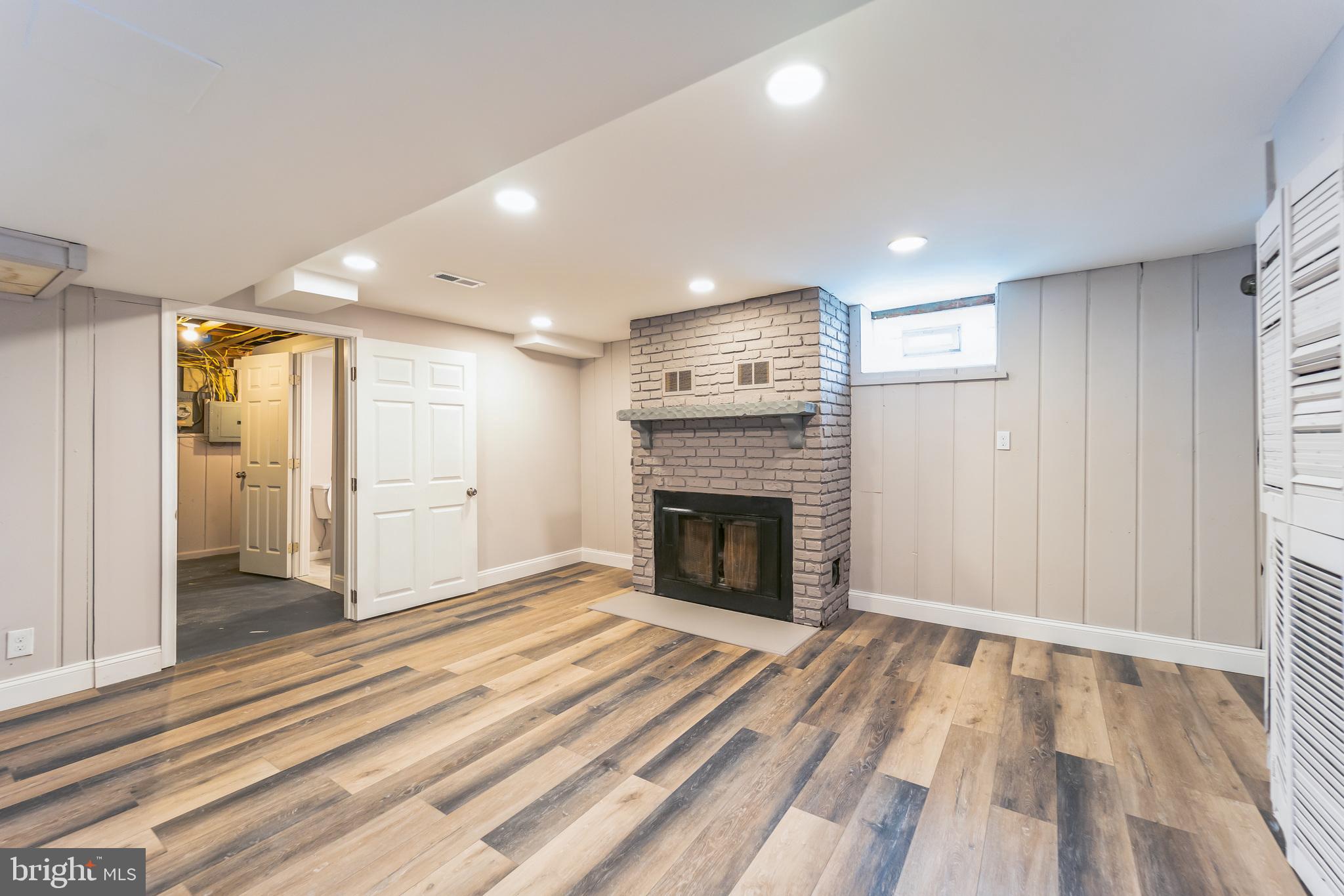 ARLINGTON - Residential