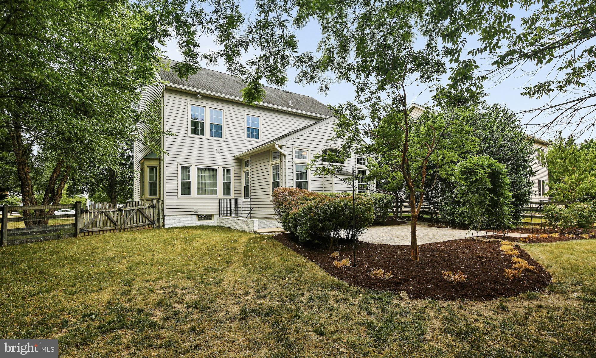 VILLAGE OF LONG REACH - Residential