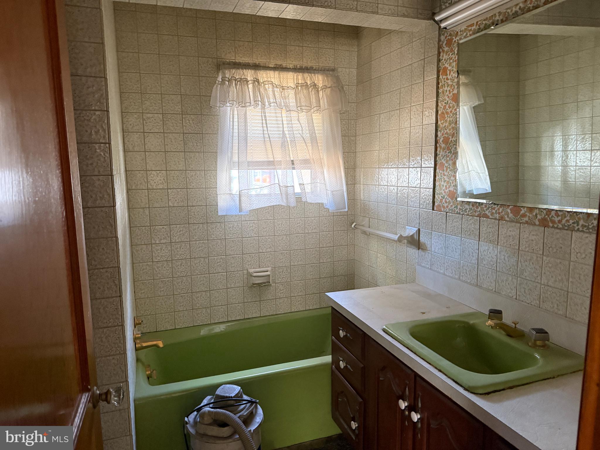 DUTCH HILL - Residential