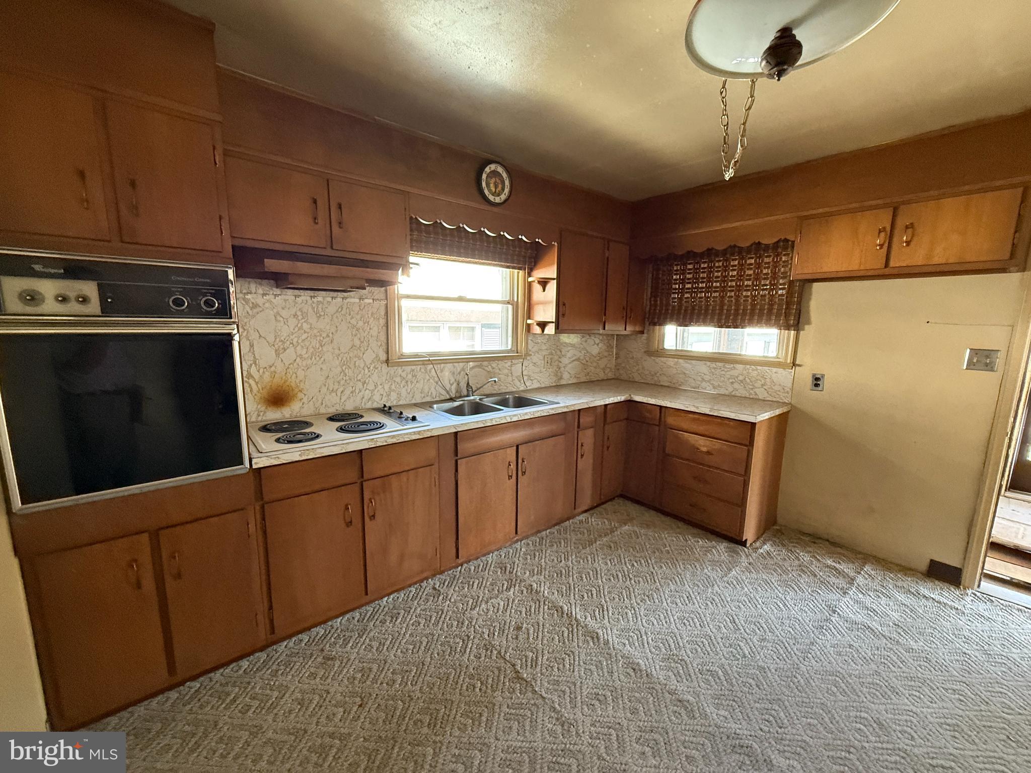 DUTCH HILL - Residential