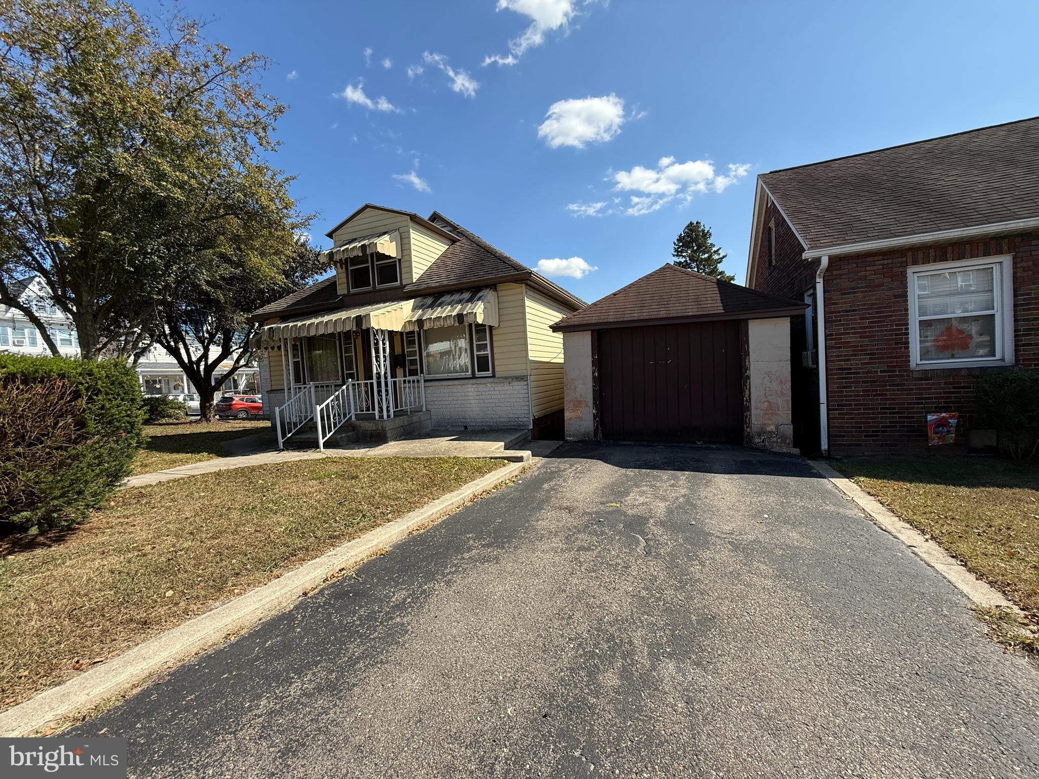 DUTCH HILL - Residential