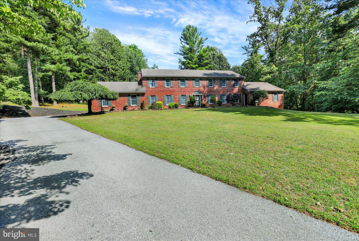 8 TUDOR COURT