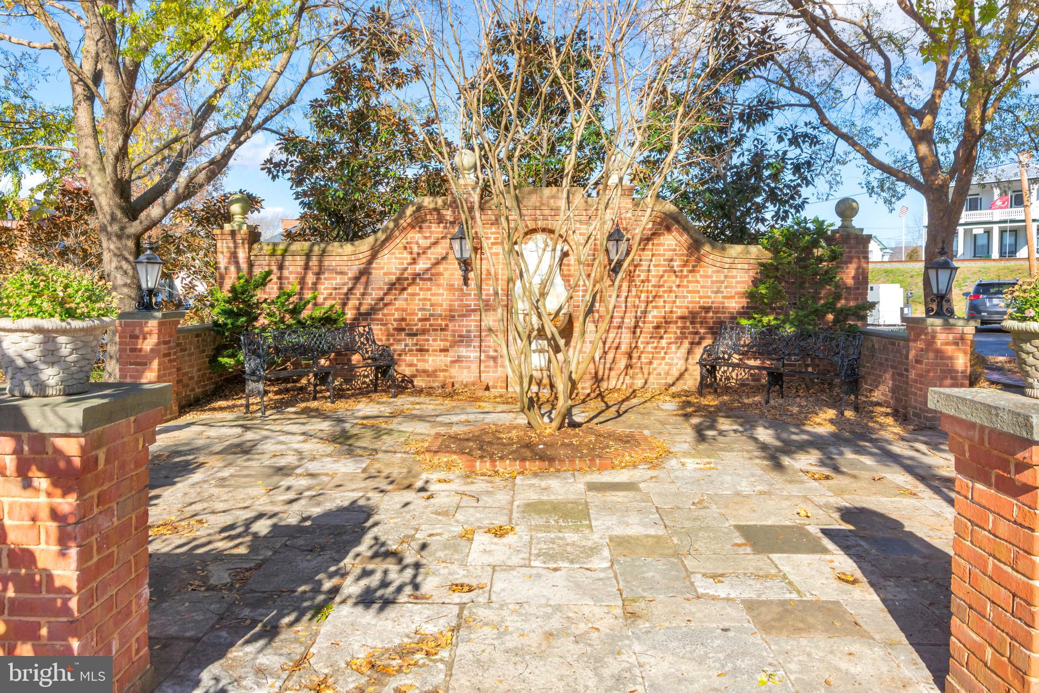 TOWN OF GORDONSVILLE - Residential