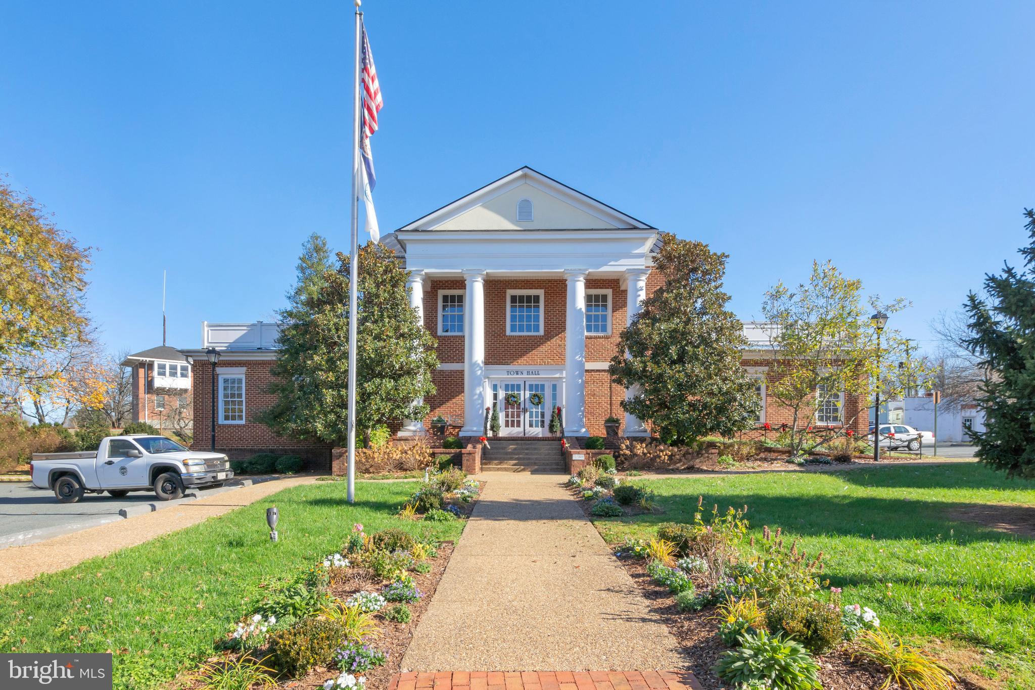 TOWN OF GORDONSVILLE - Residential